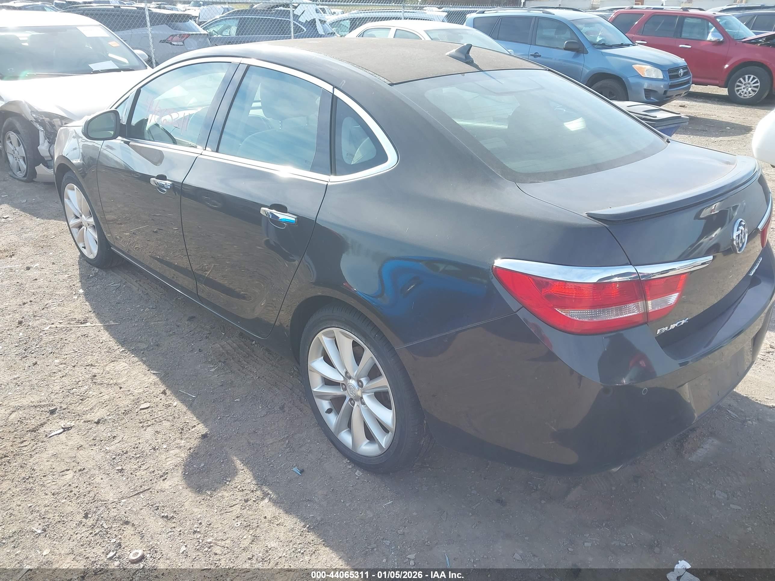 BUICK VERANO image 3