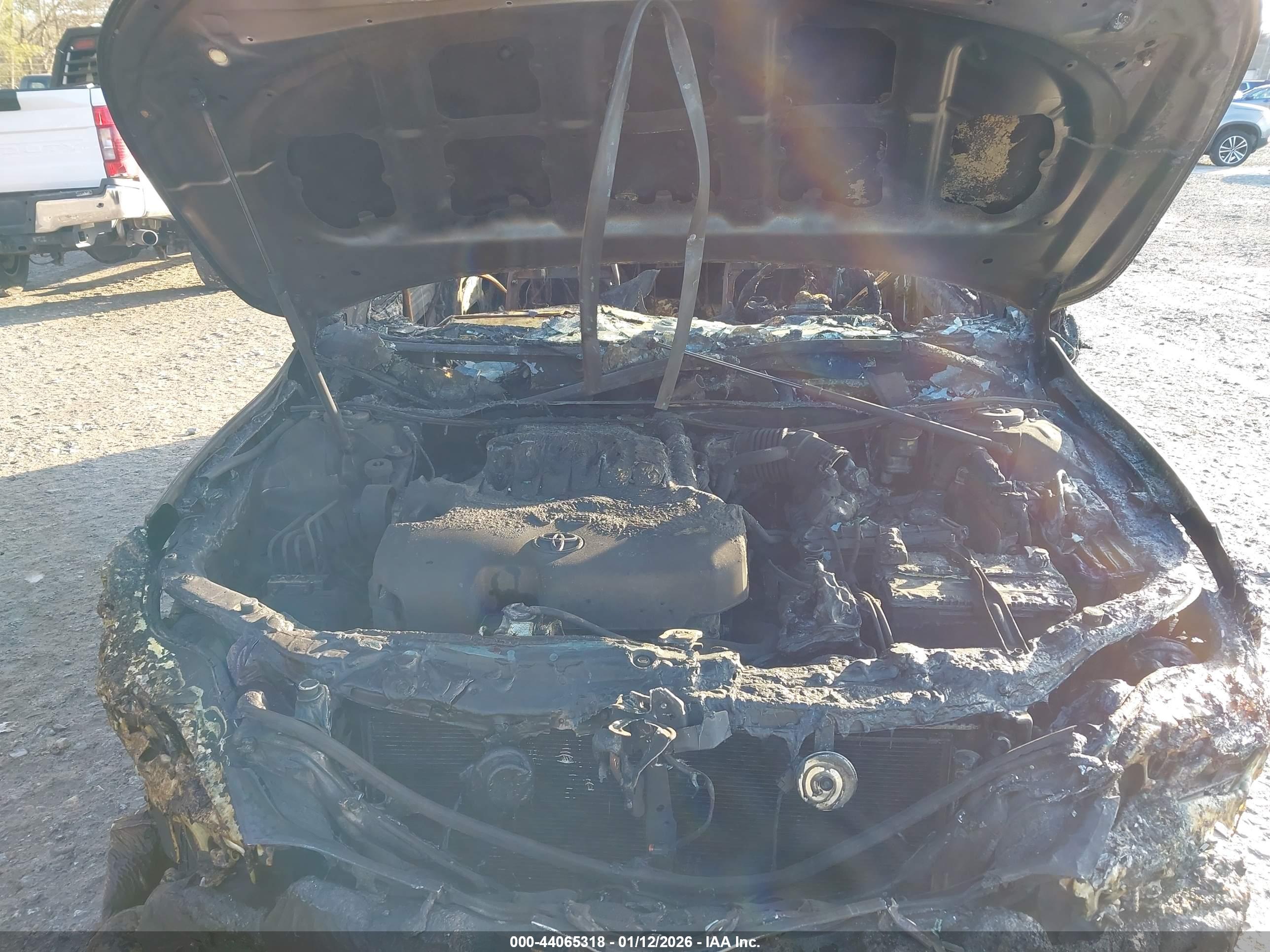 TOYOTA AVALON image 10