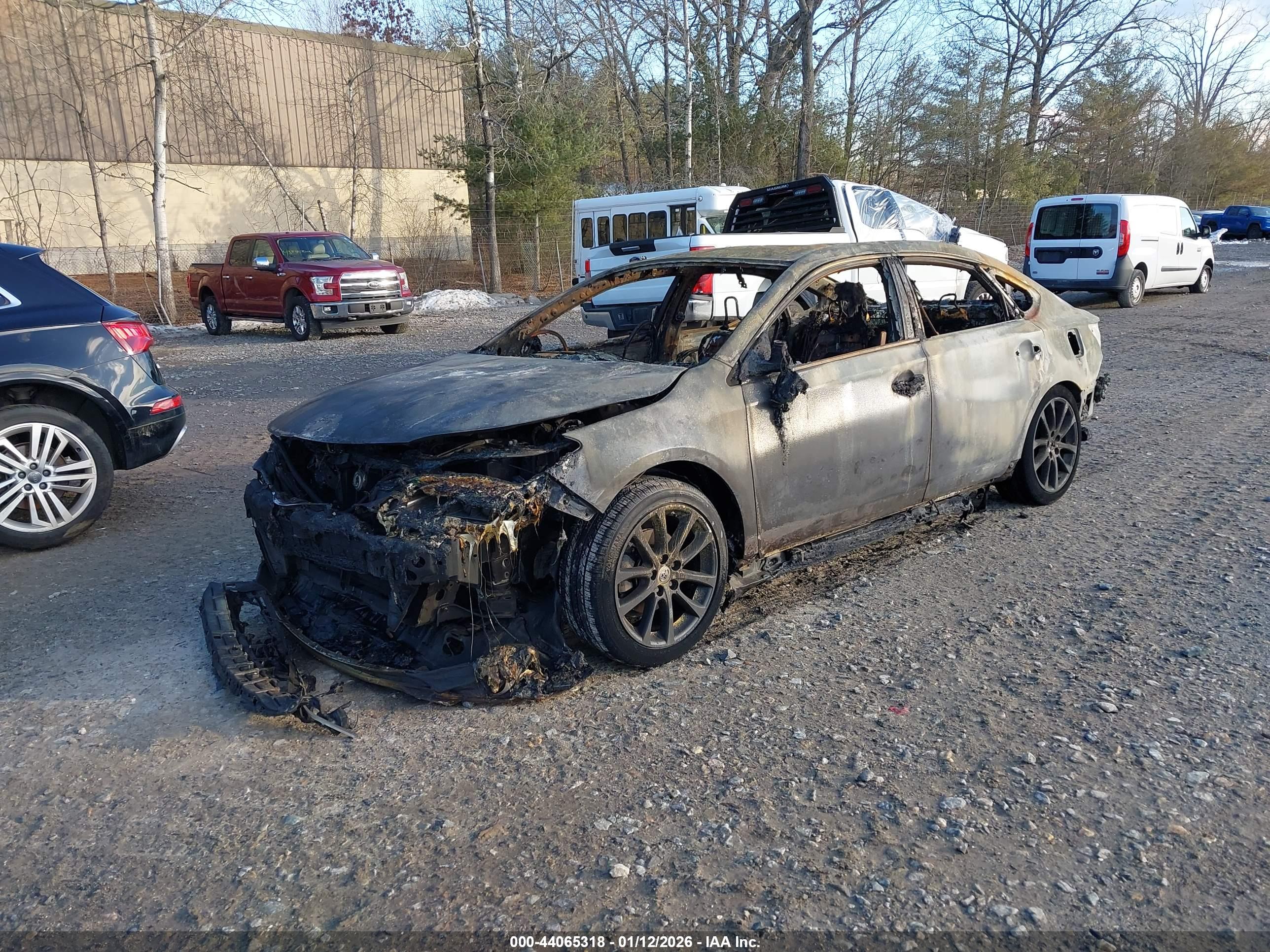 TOYOTA AVALON image 2