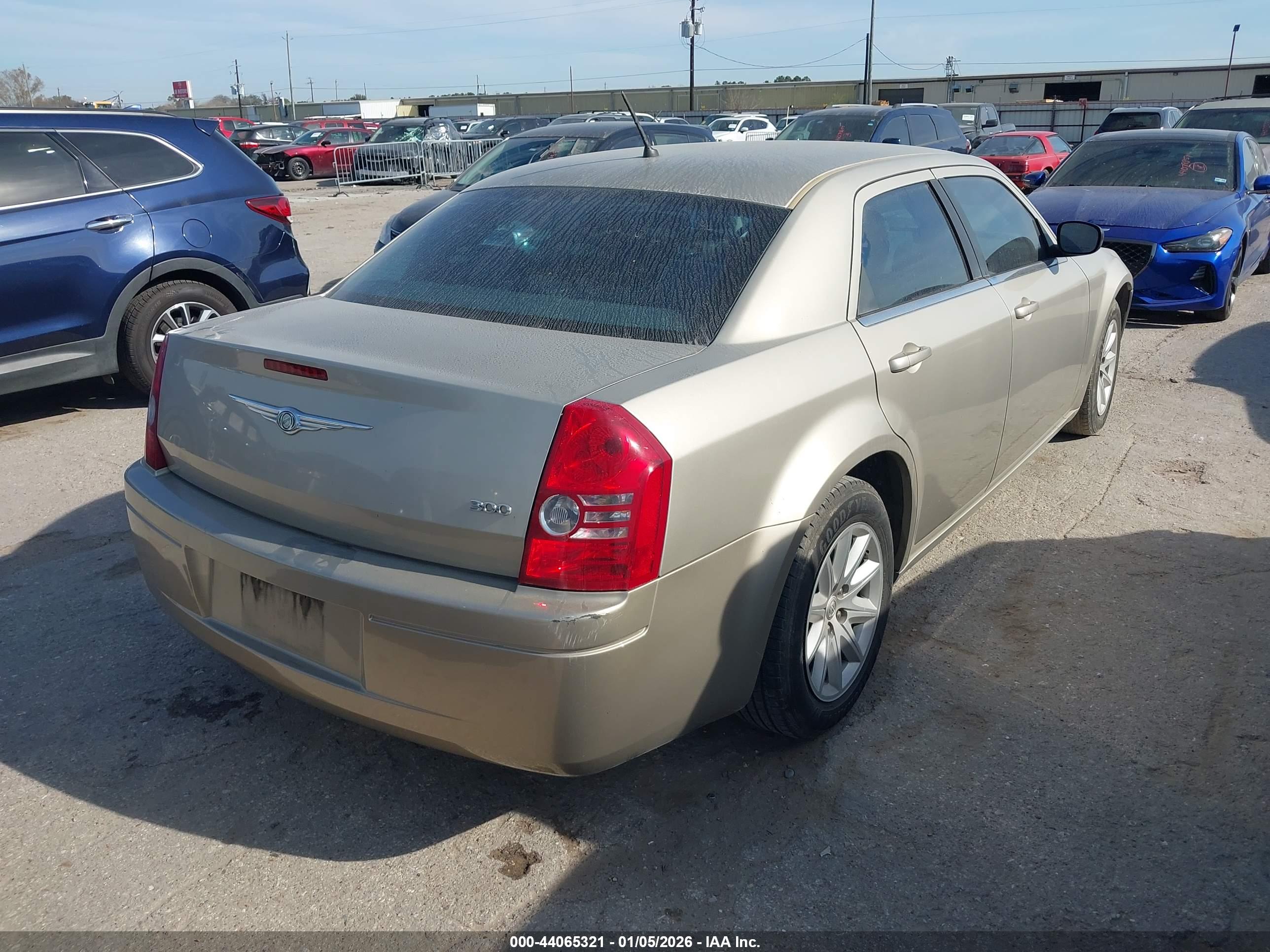 CHRYSLER 300 image 4