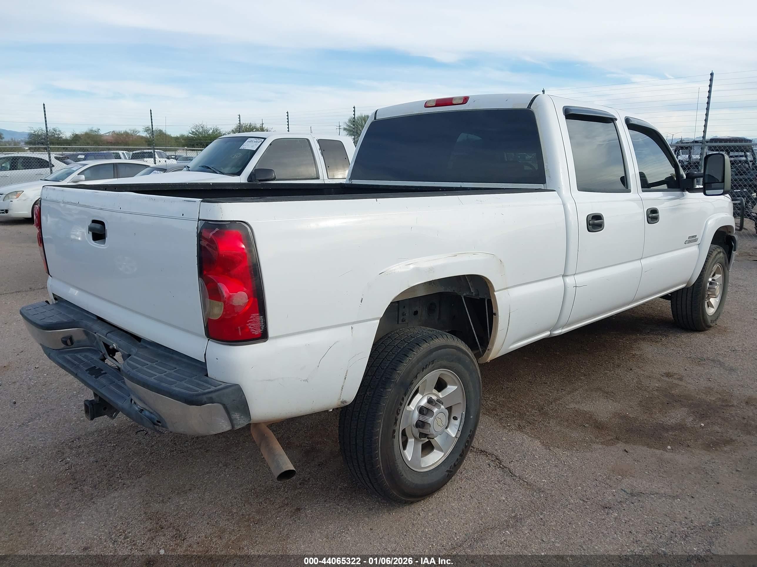 CHEVROLET SILVERADO image 4
