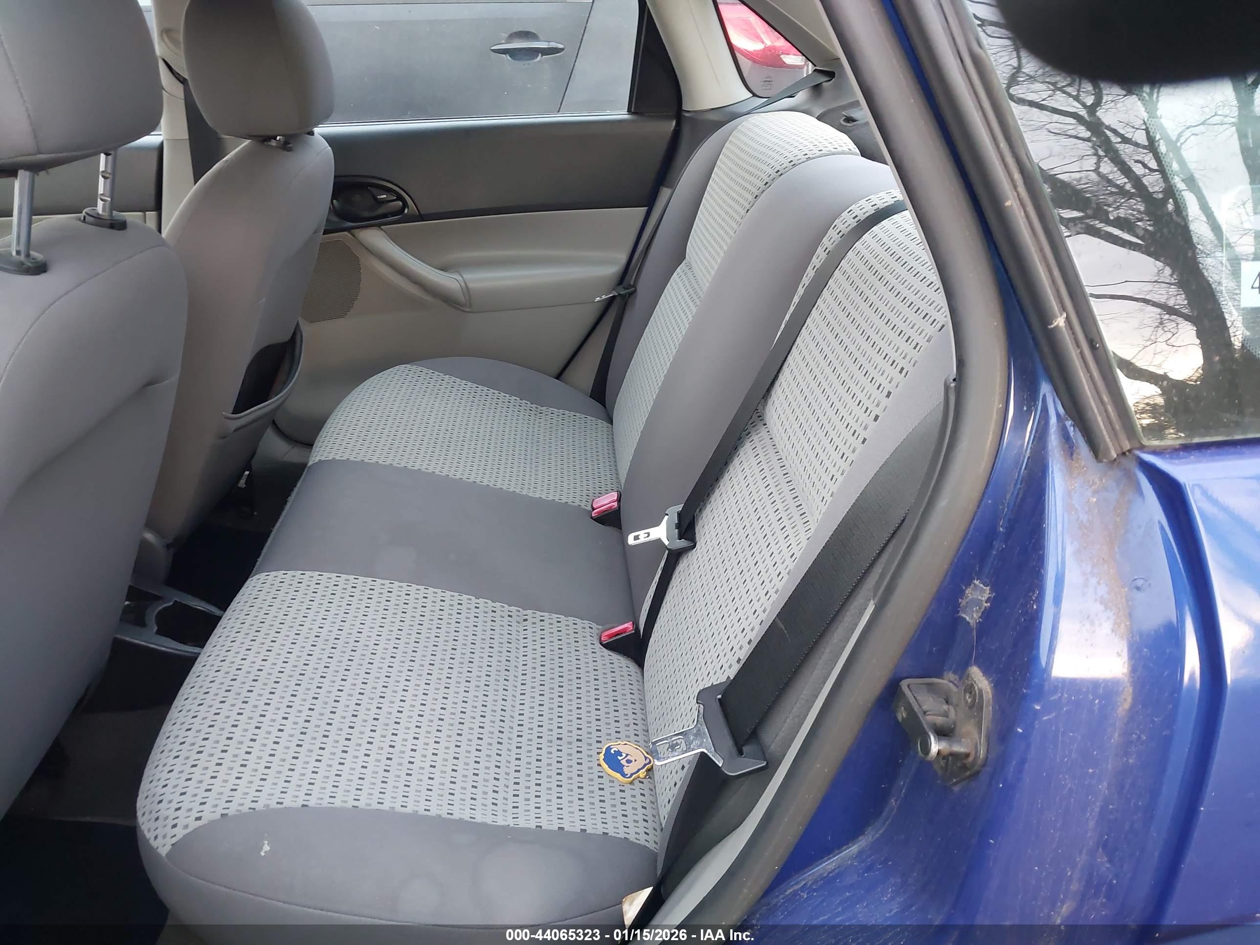 FORD FOCUS image 8
