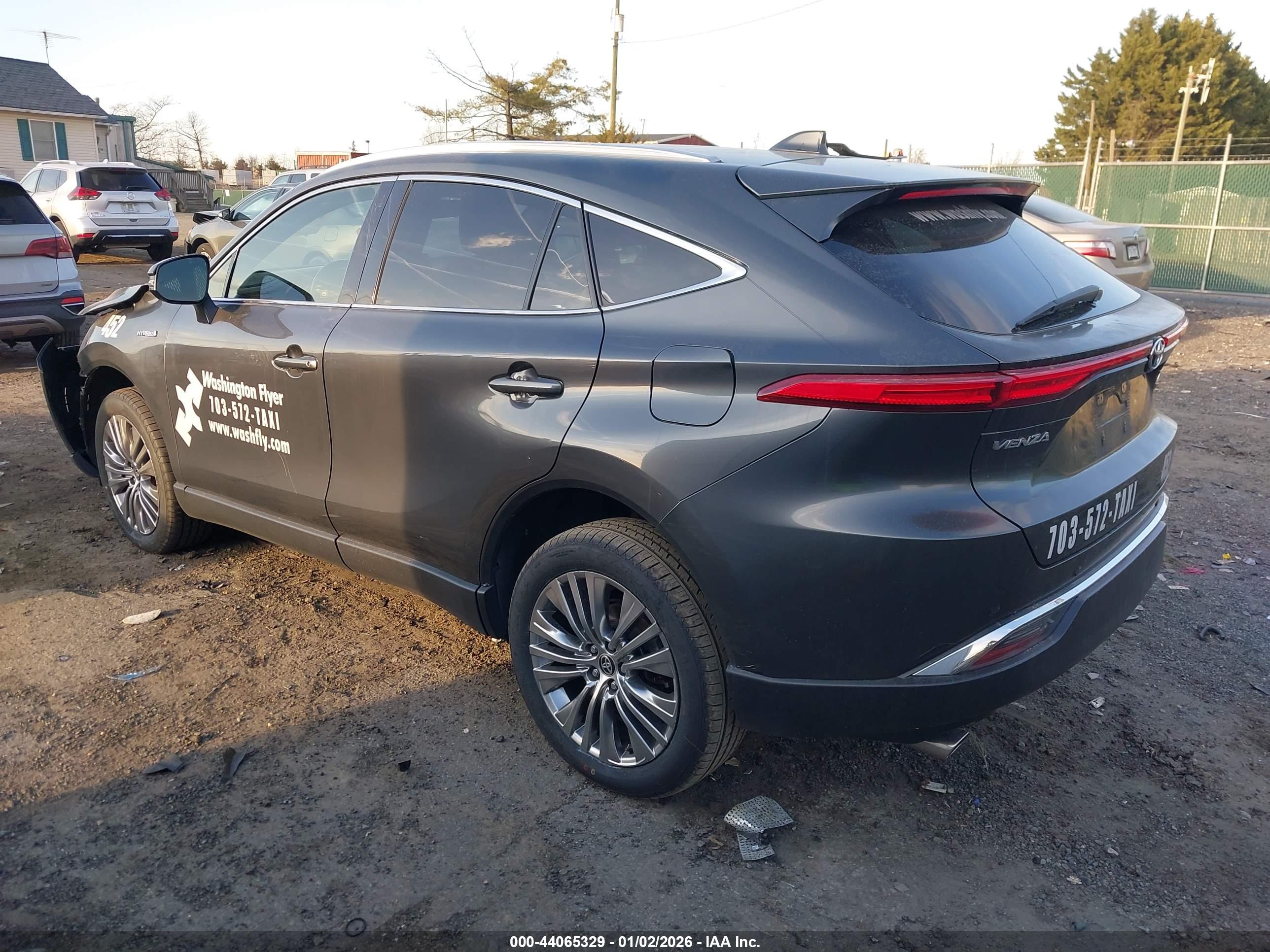 TOYOTA VENZA image 3