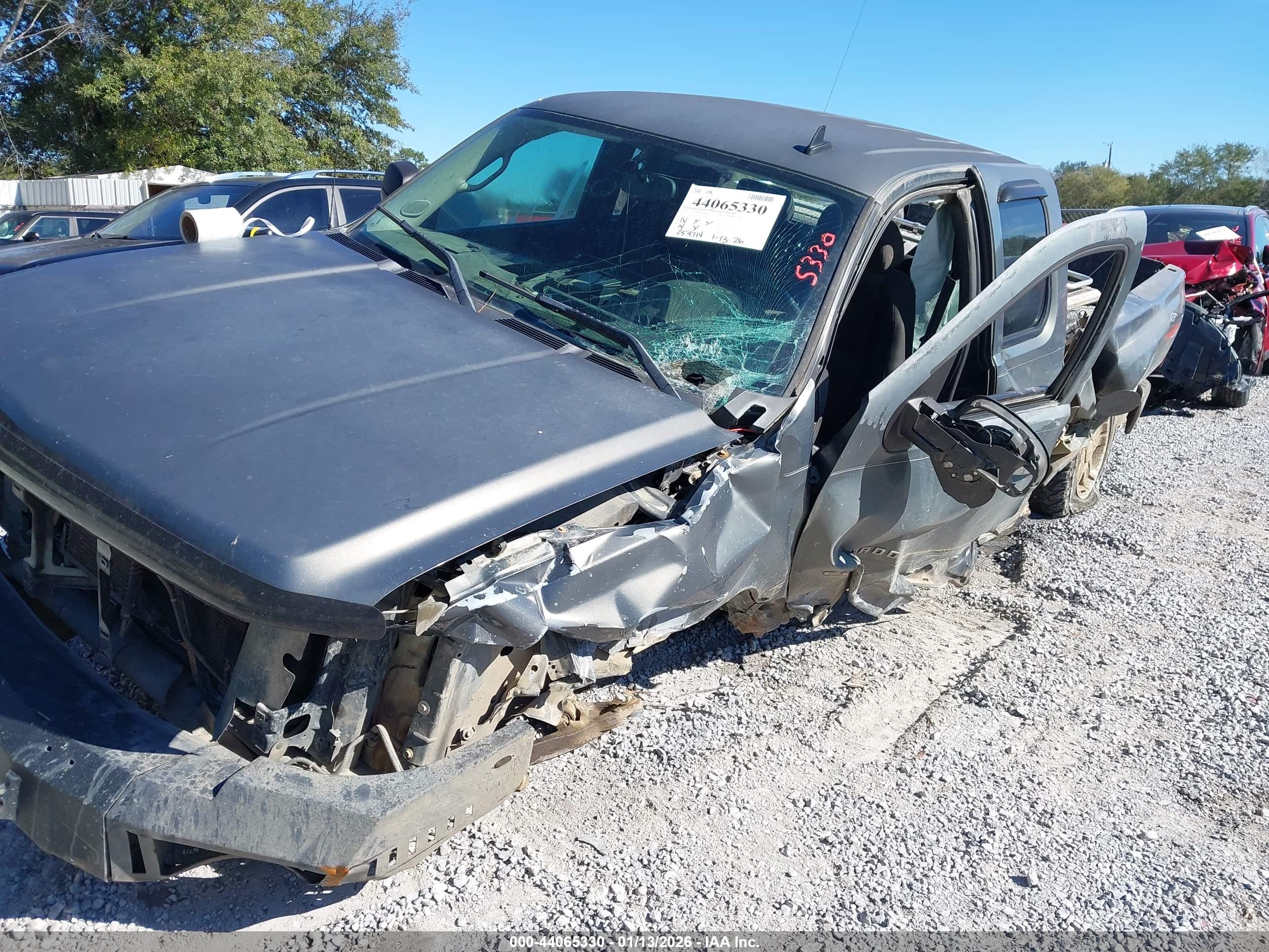 CHEVROLET SILVERADO image 6