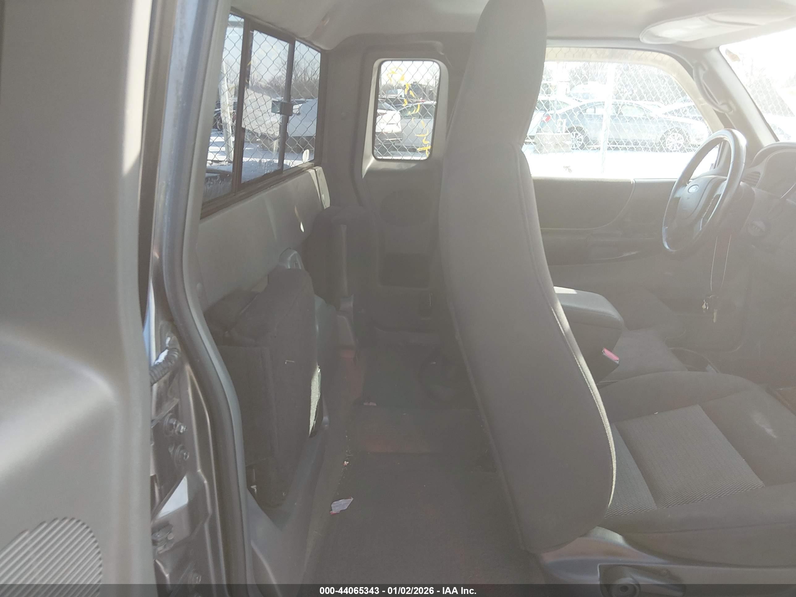 FORD RANGER image 8
