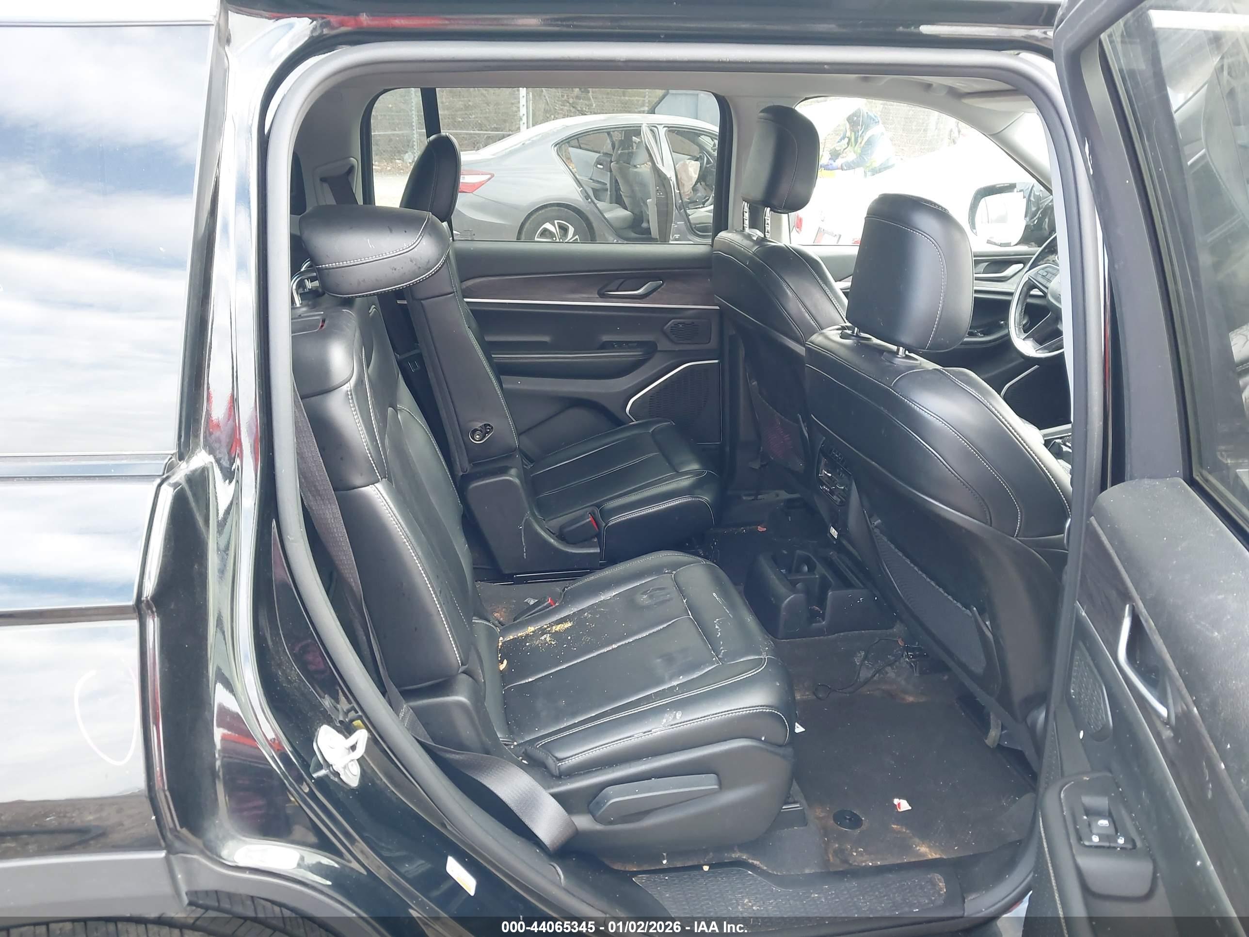 JEEP GRAND image 8