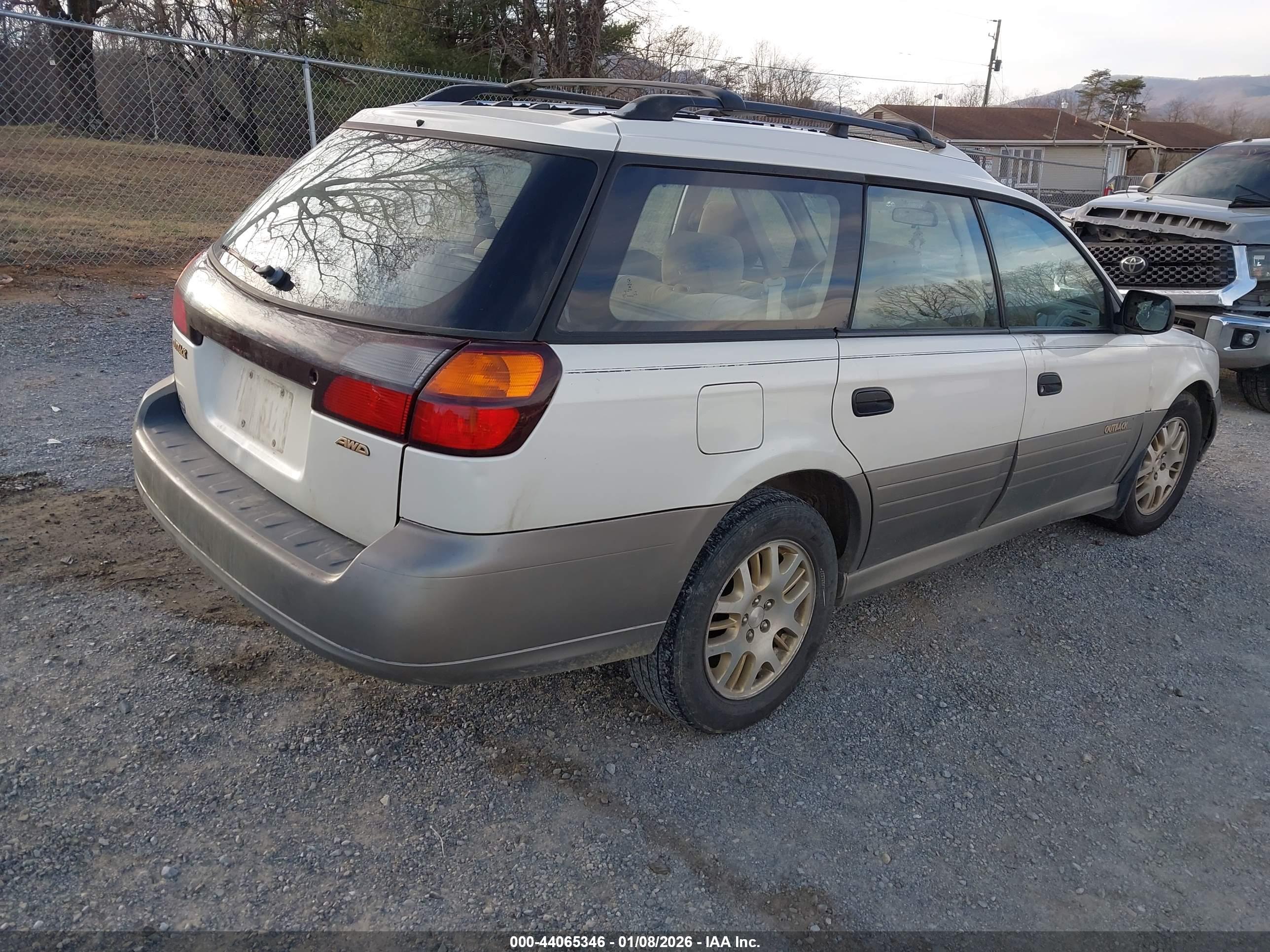 SUBARU OUTBACK image 4