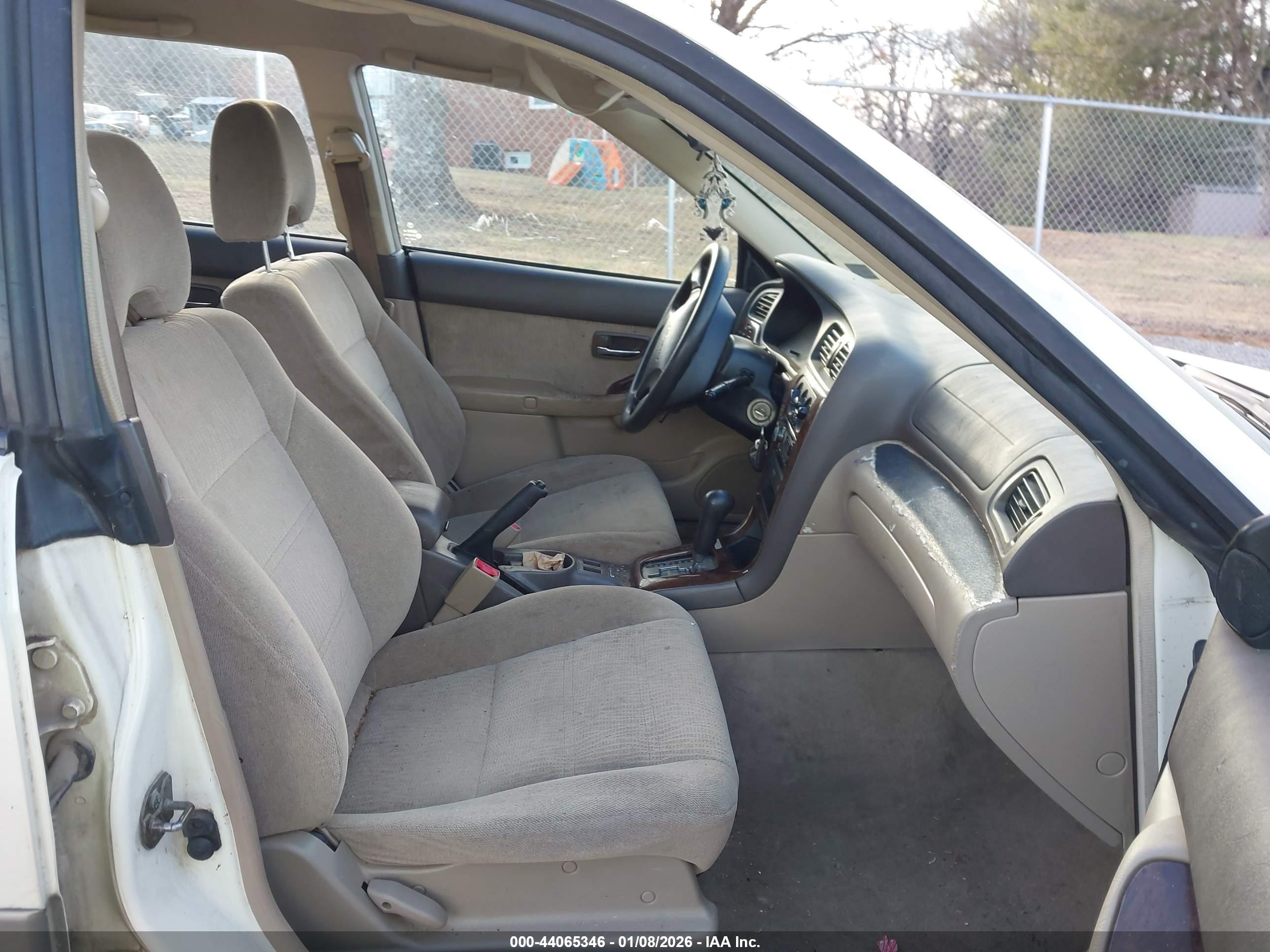SUBARU OUTBACK image 5