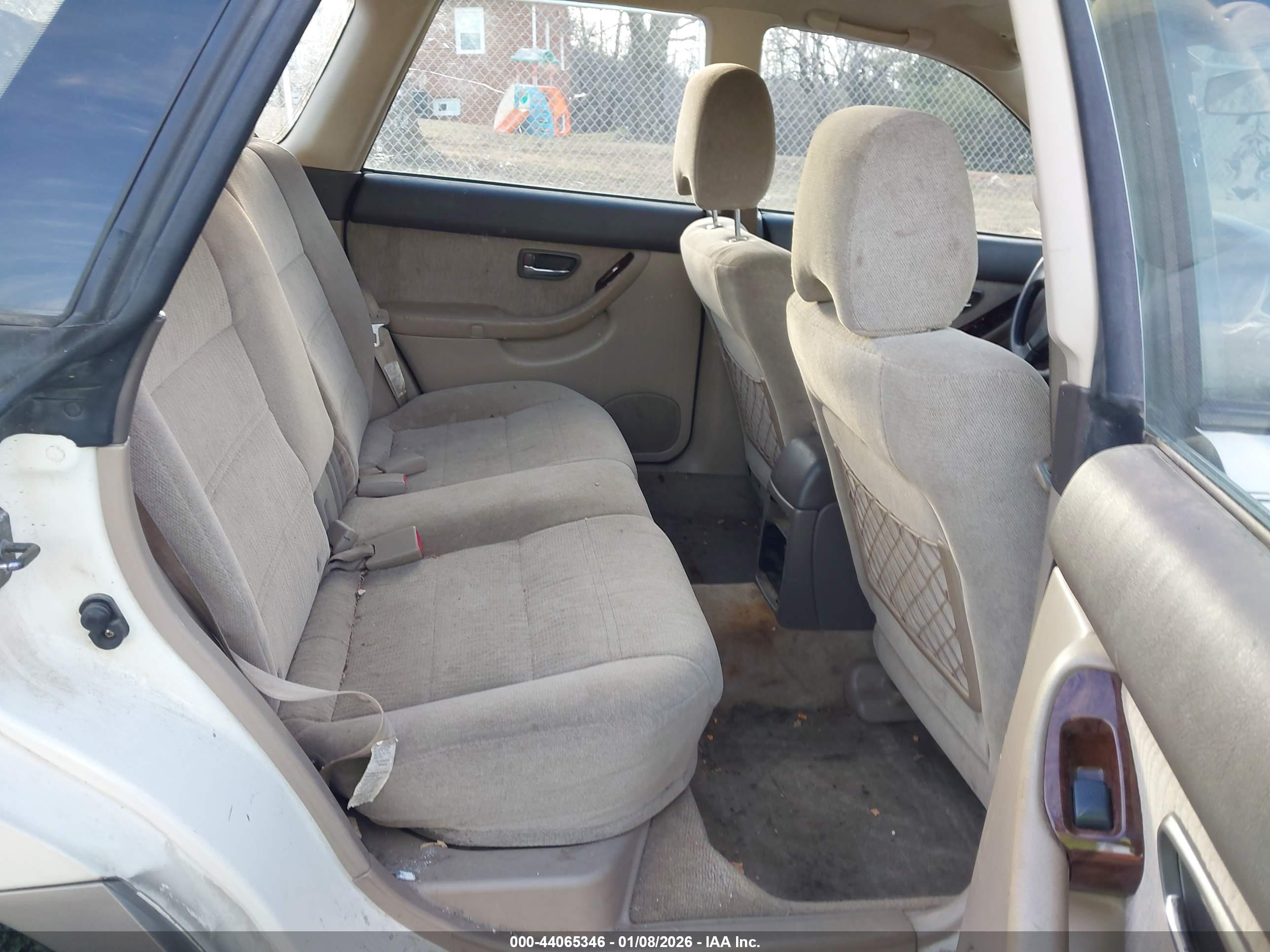 SUBARU OUTBACK image 8