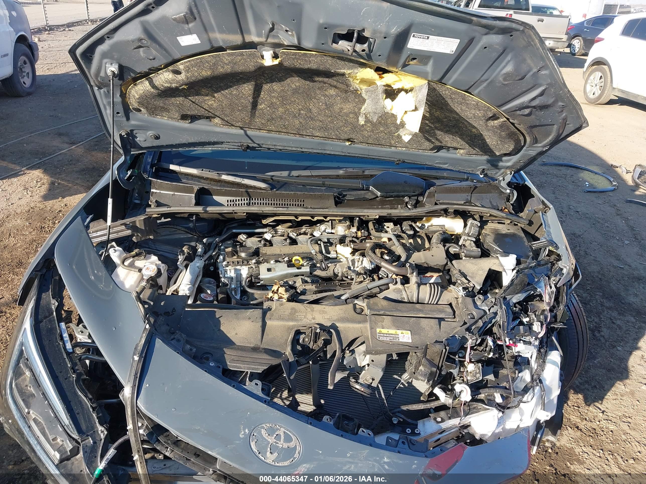 TOYOTA PRIUS image 10