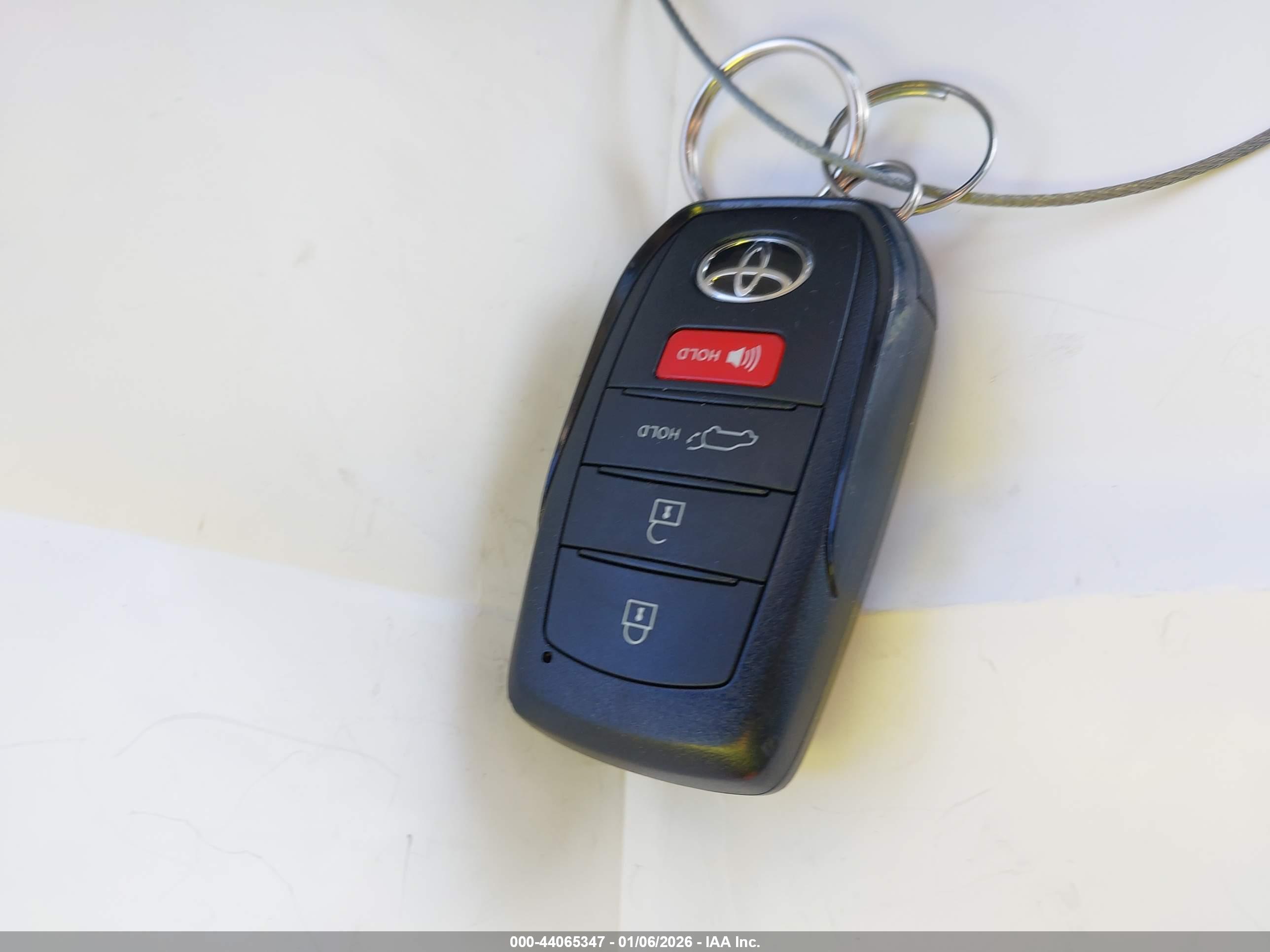 TOYOTA PRIUS image 11
