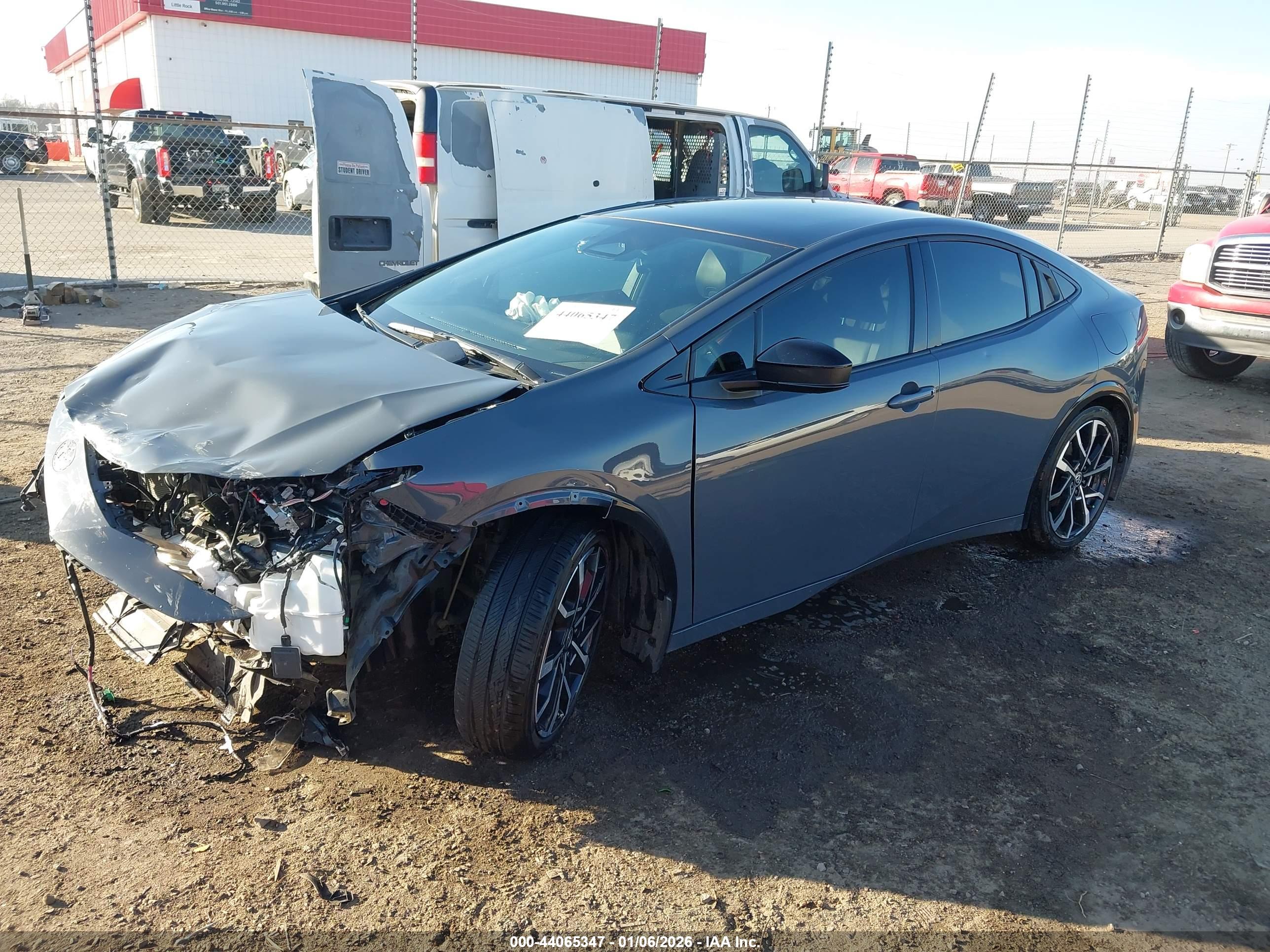 TOYOTA PRIUS image 2