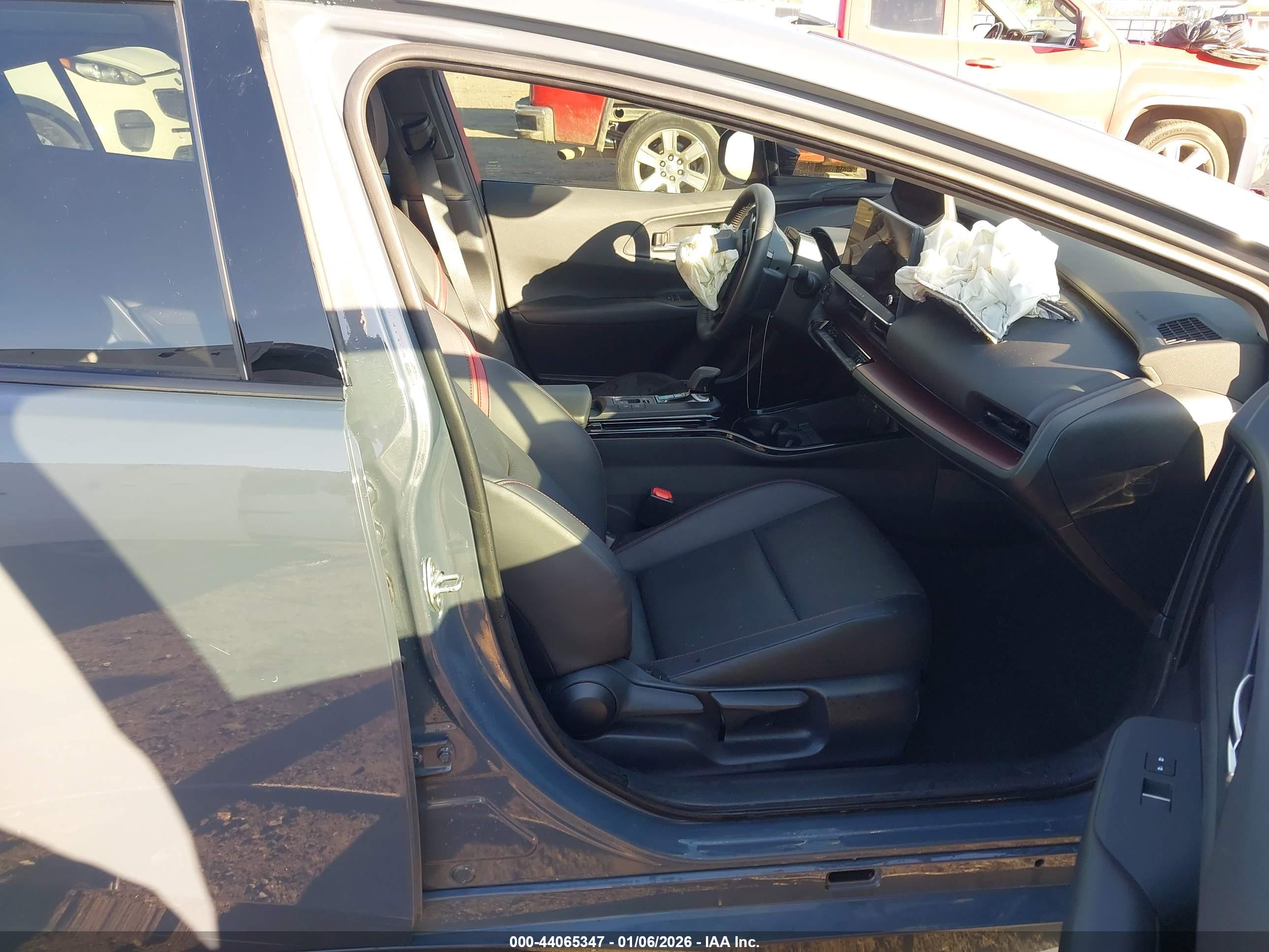 TOYOTA PRIUS image 5