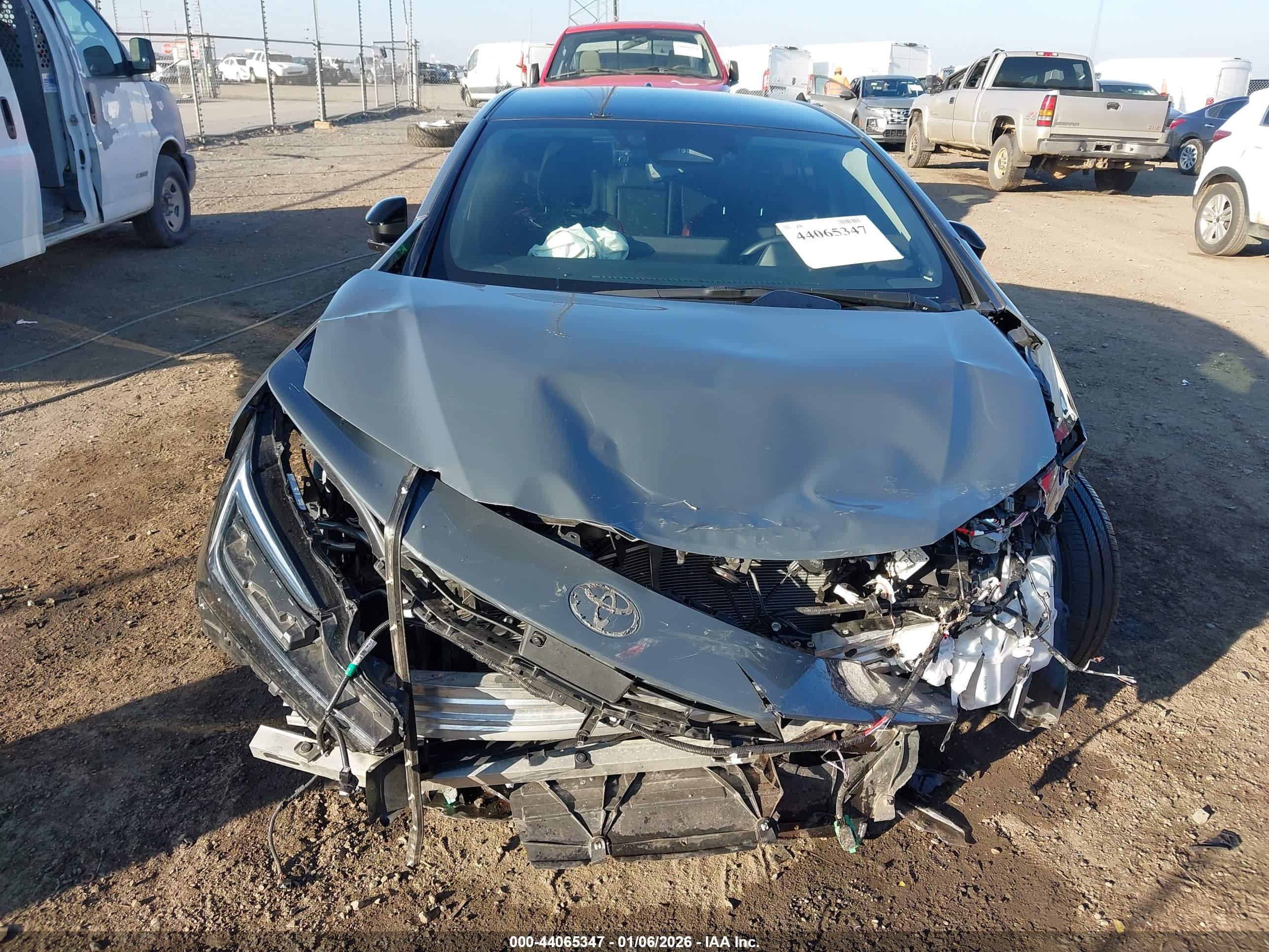 TOYOTA PRIUS image 6