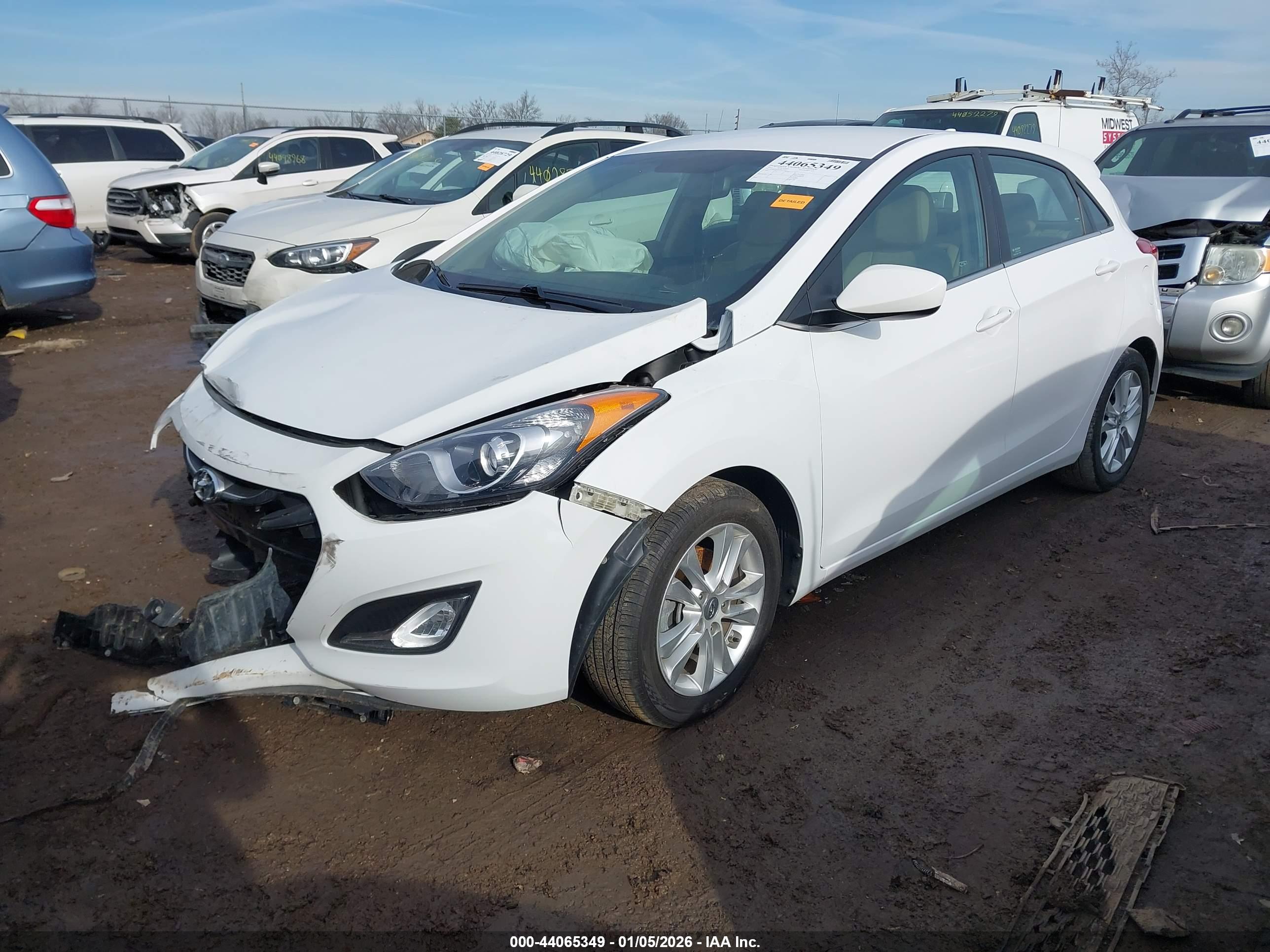 HYUNDAI ELANTRA image 2