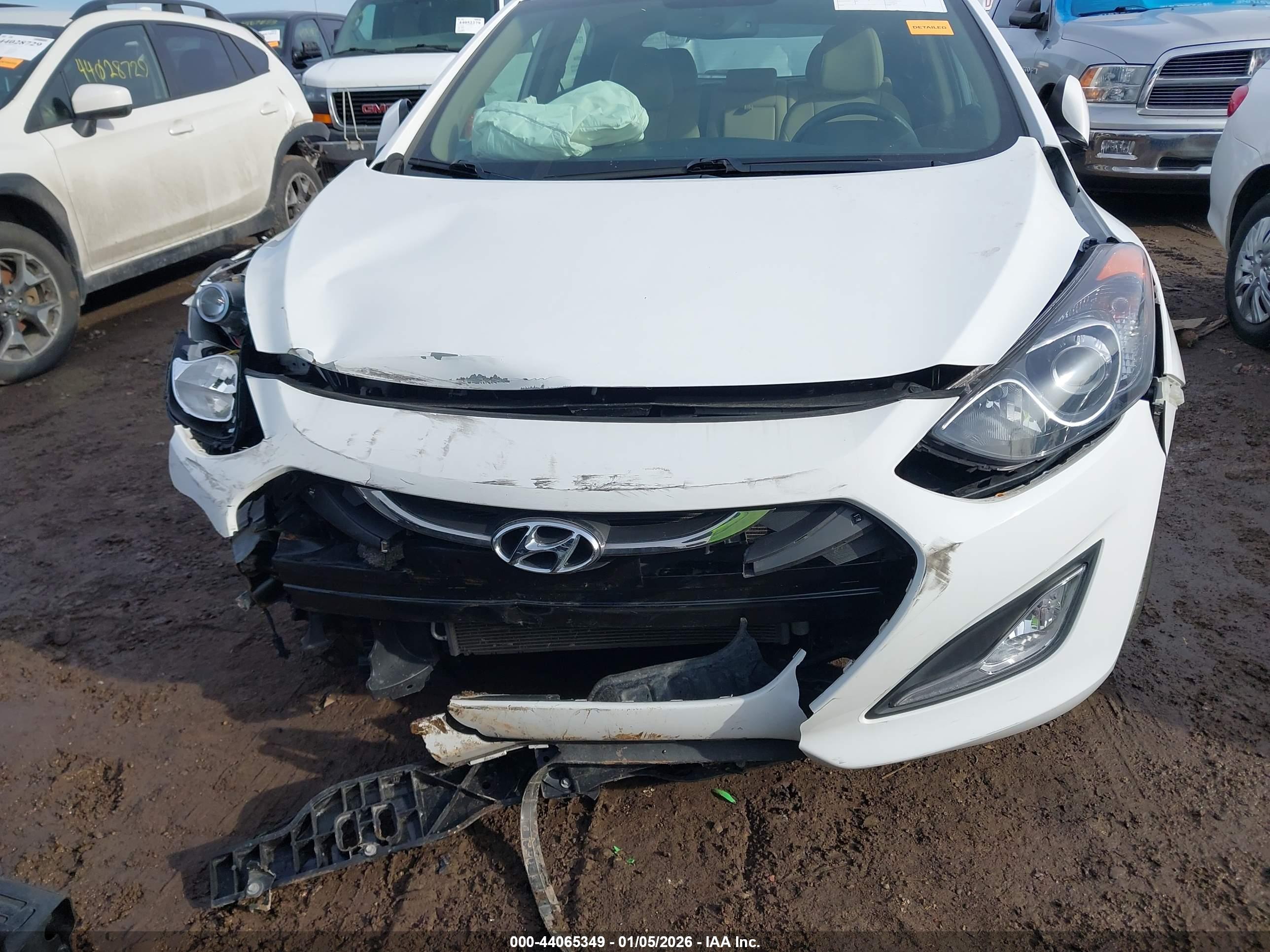 HYUNDAI ELANTRA image 6