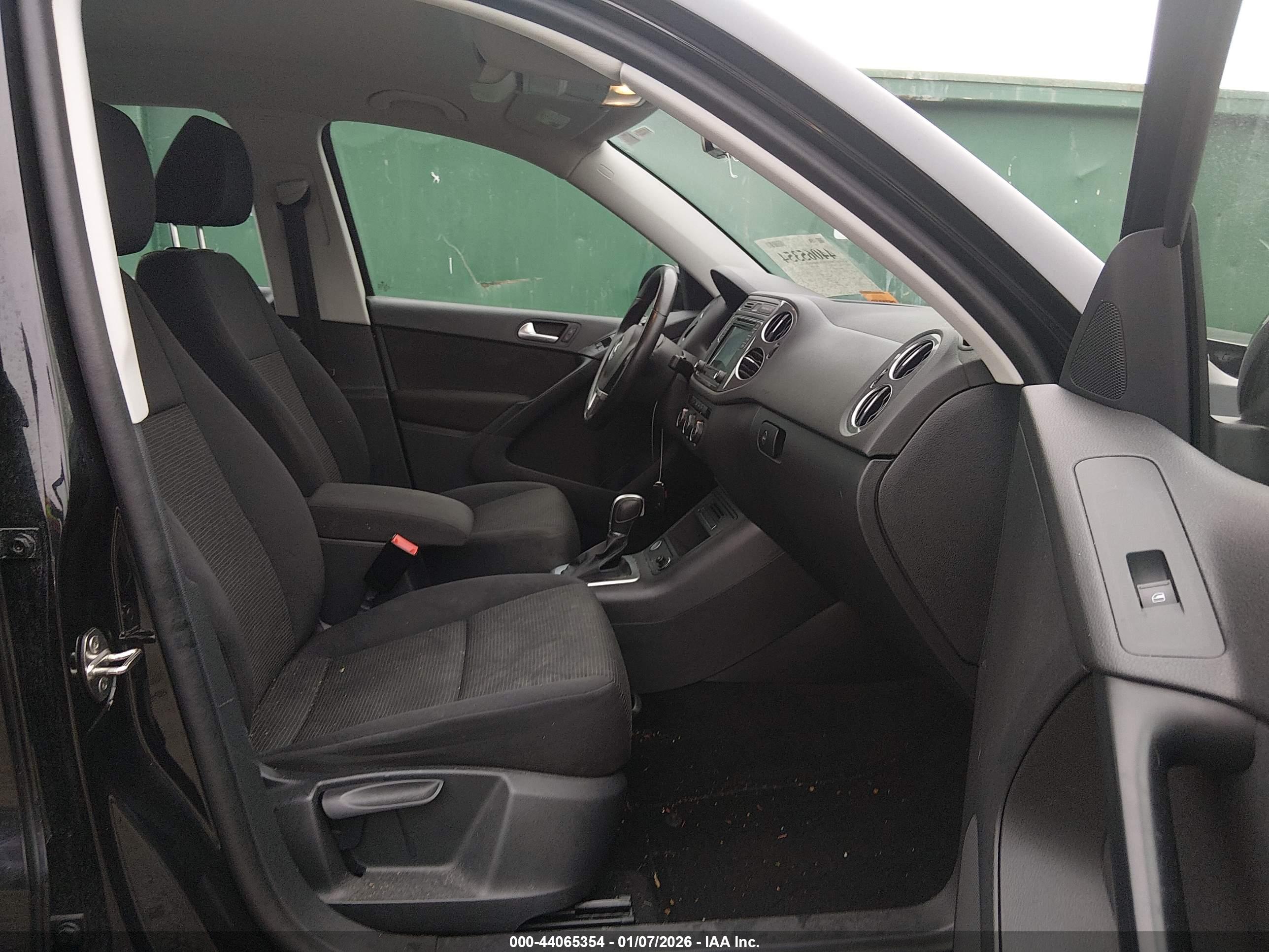 VOLKSWAGEN TIGUAN image 5