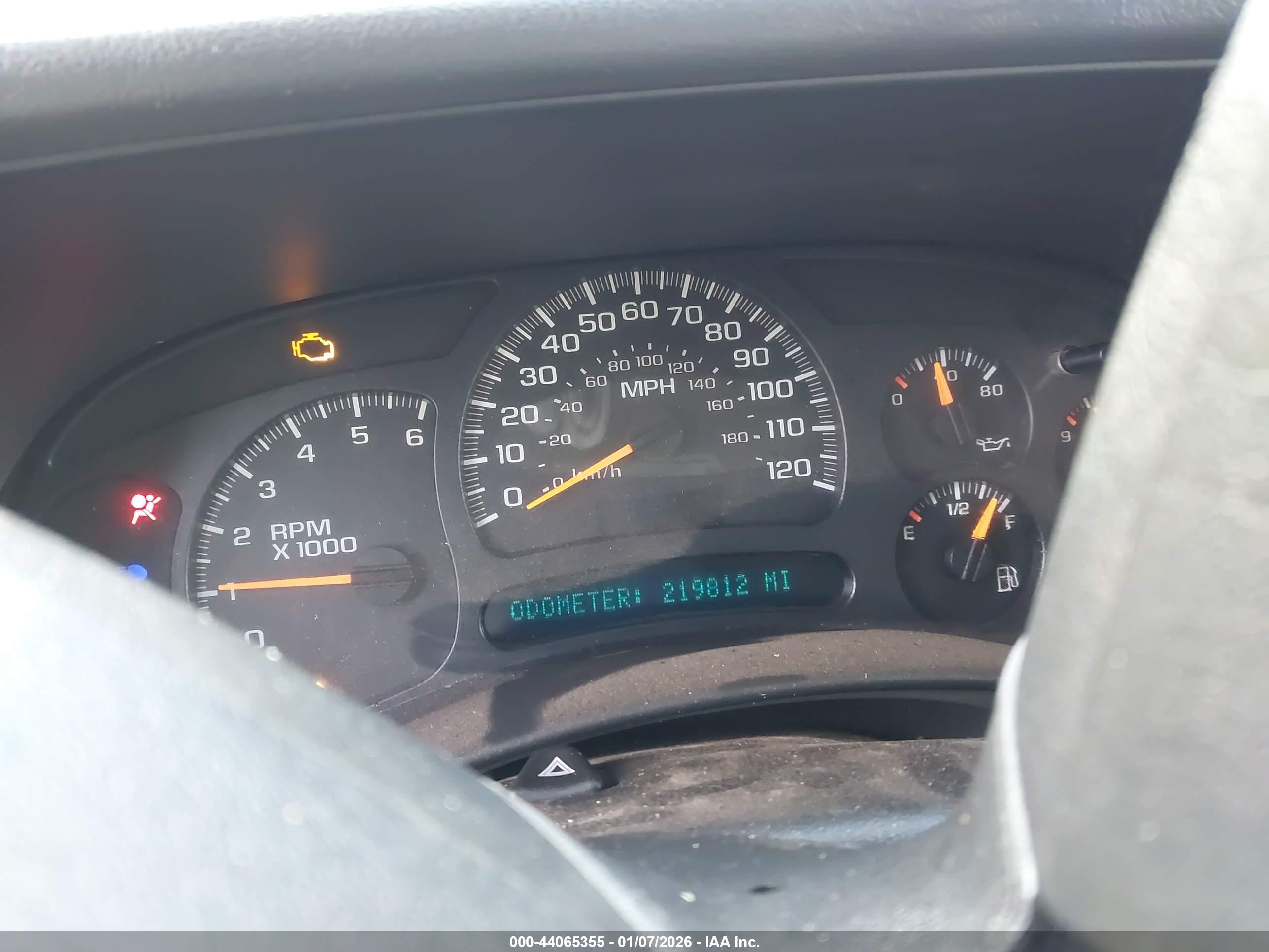 CHEVROLET SILVERADO image 7