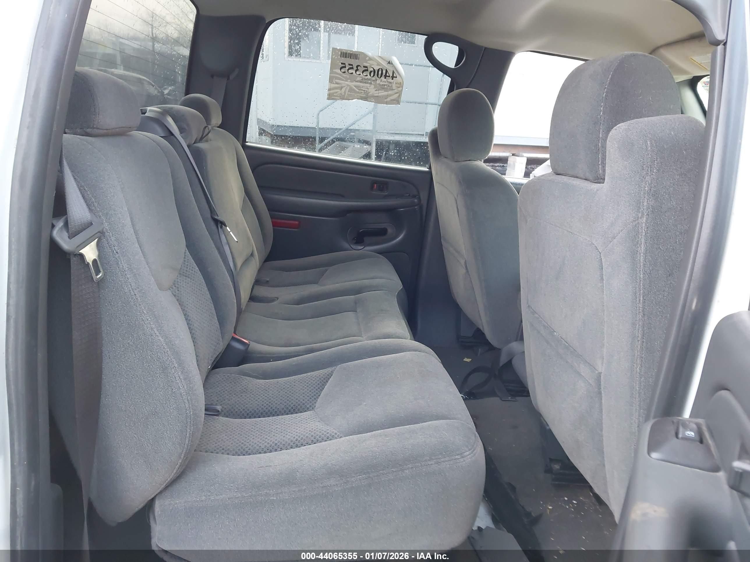 CHEVROLET SILVERADO image 8