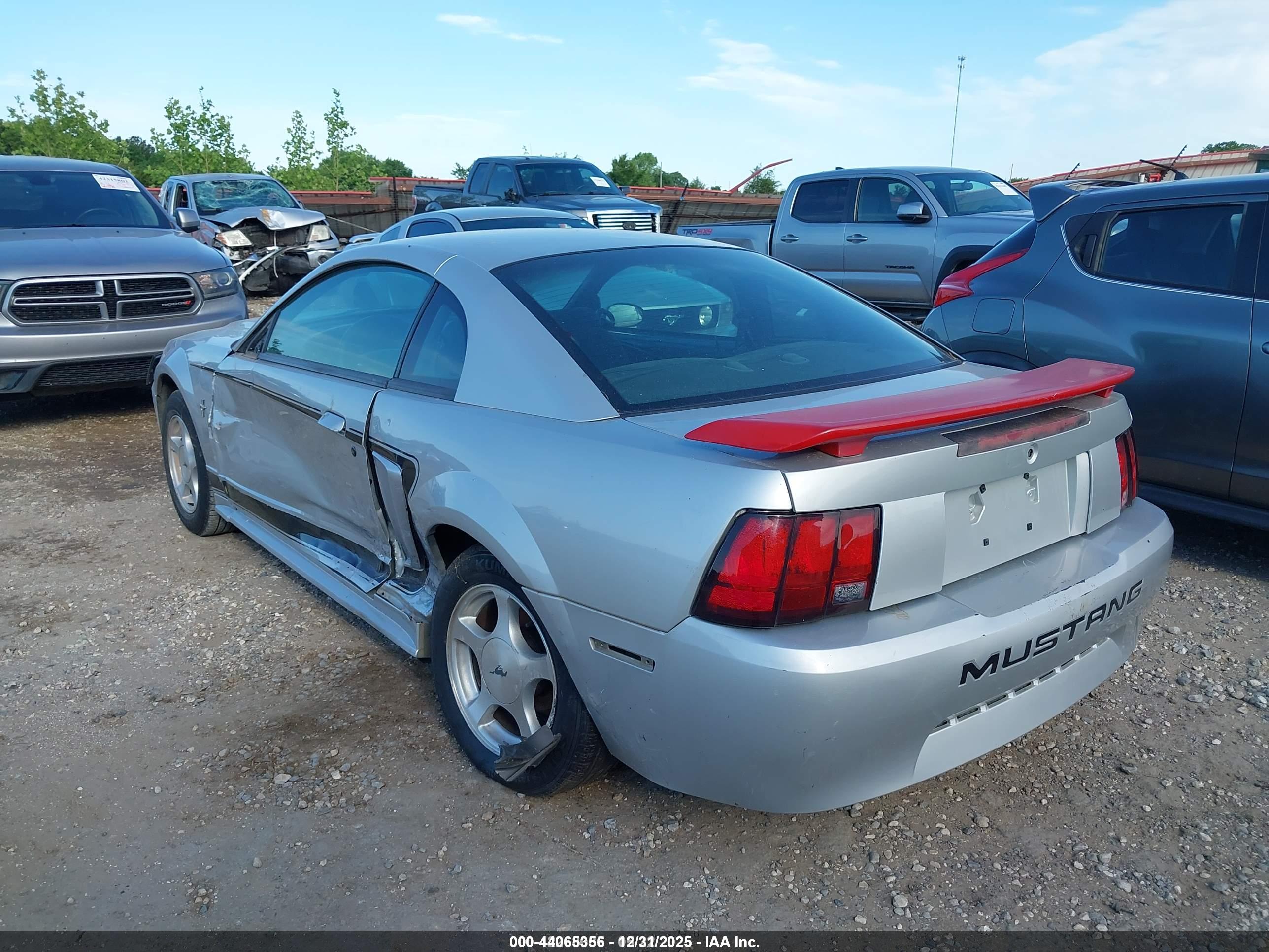 FORD MUSTANG image 3