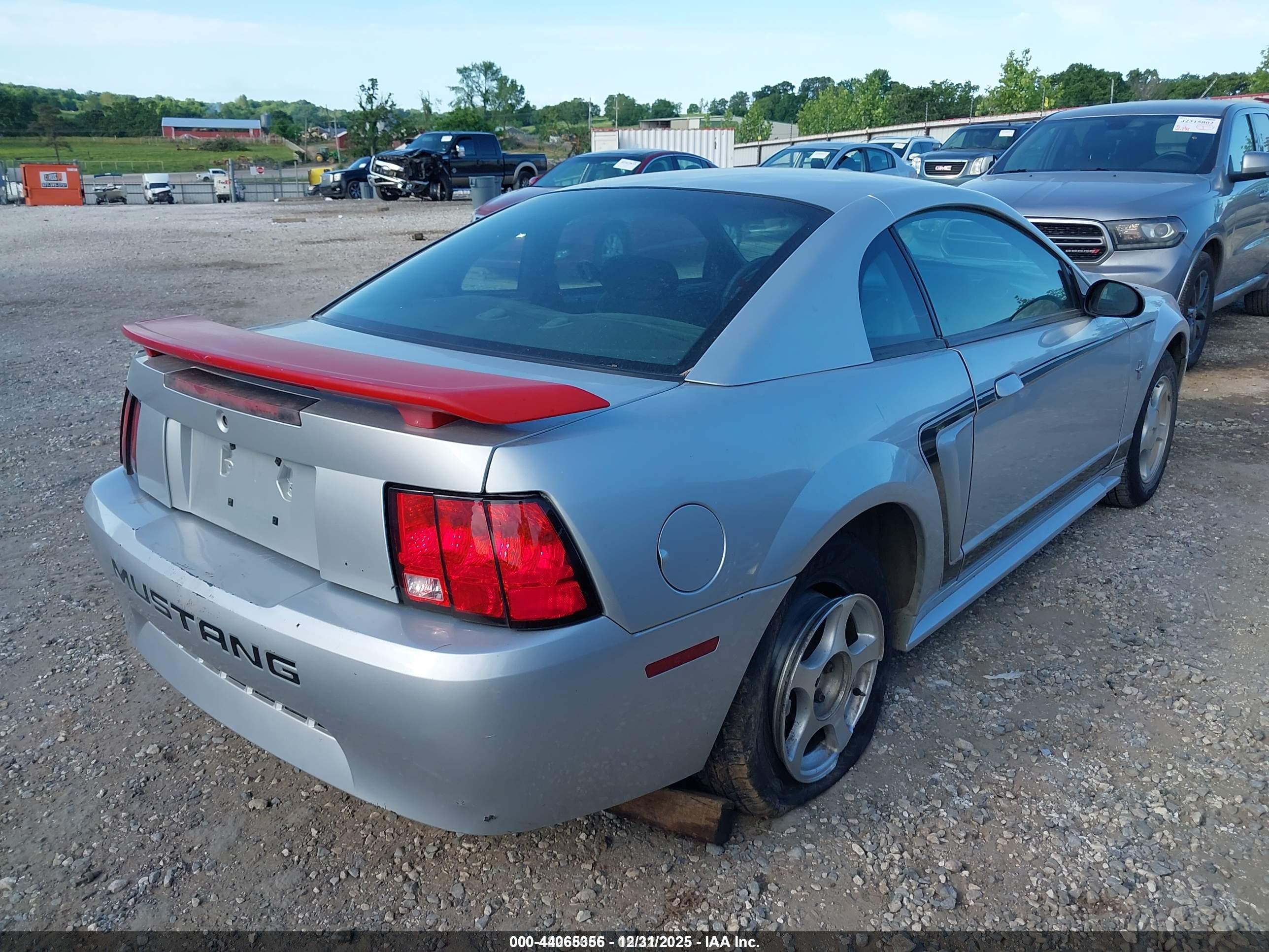 FORD MUSTANG image 4