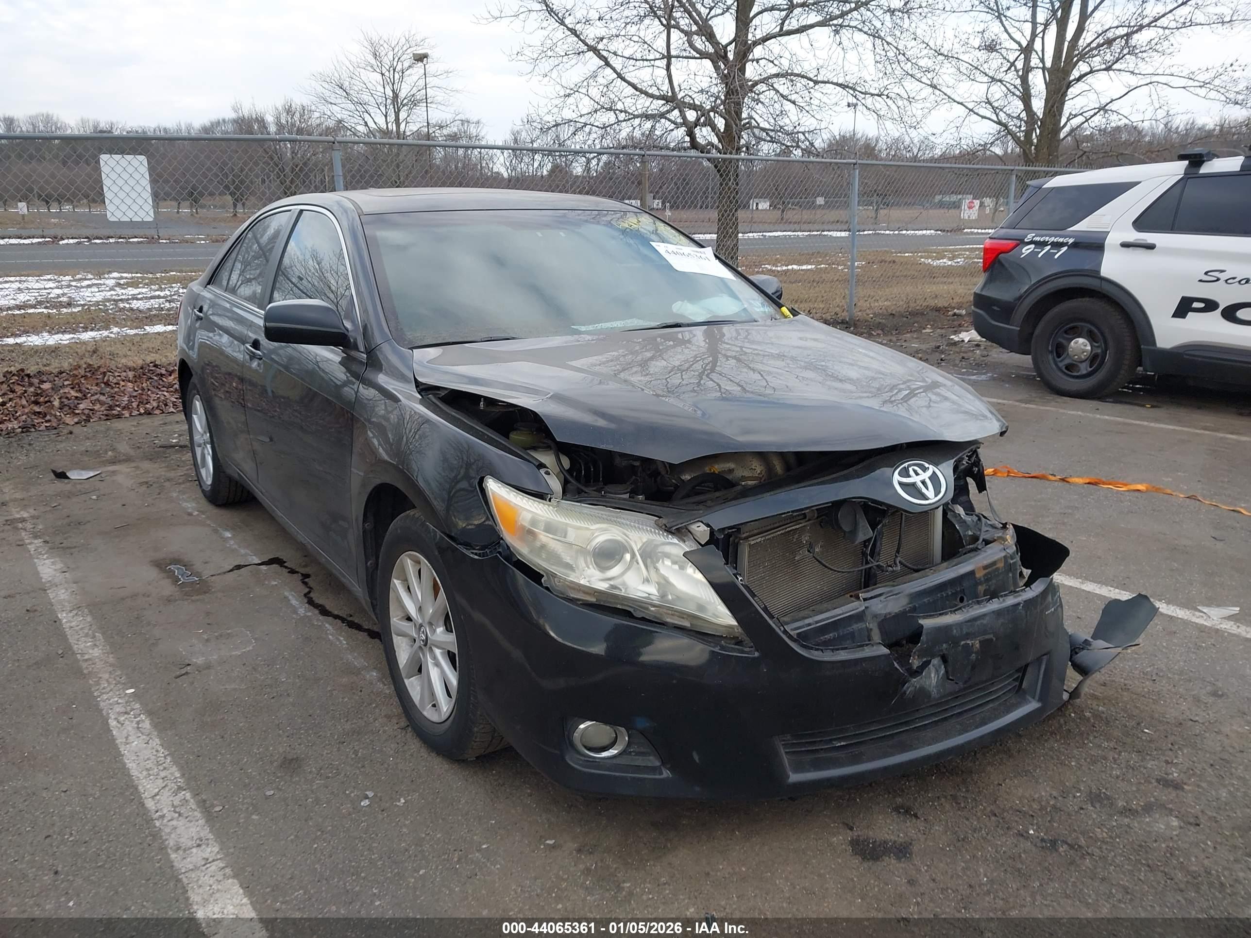 TOYOTA CAMRY image 6