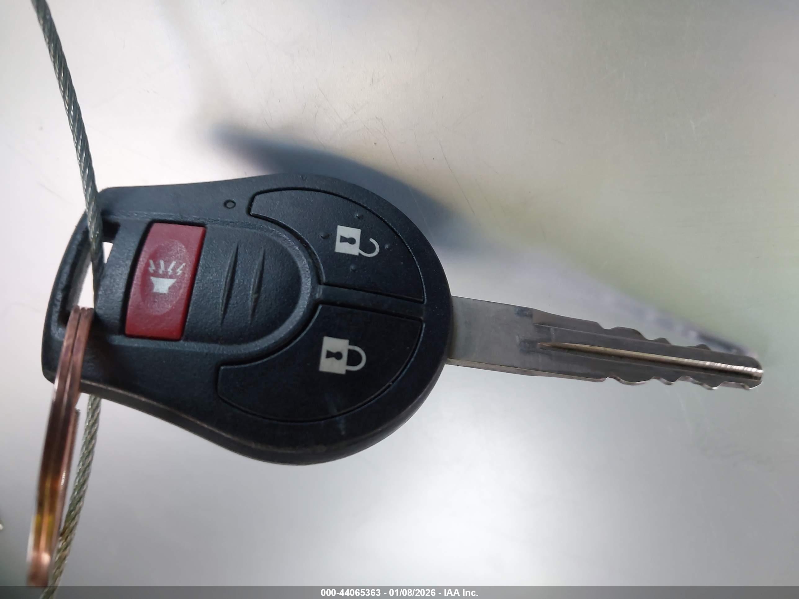 NISSAN VERSA image 11