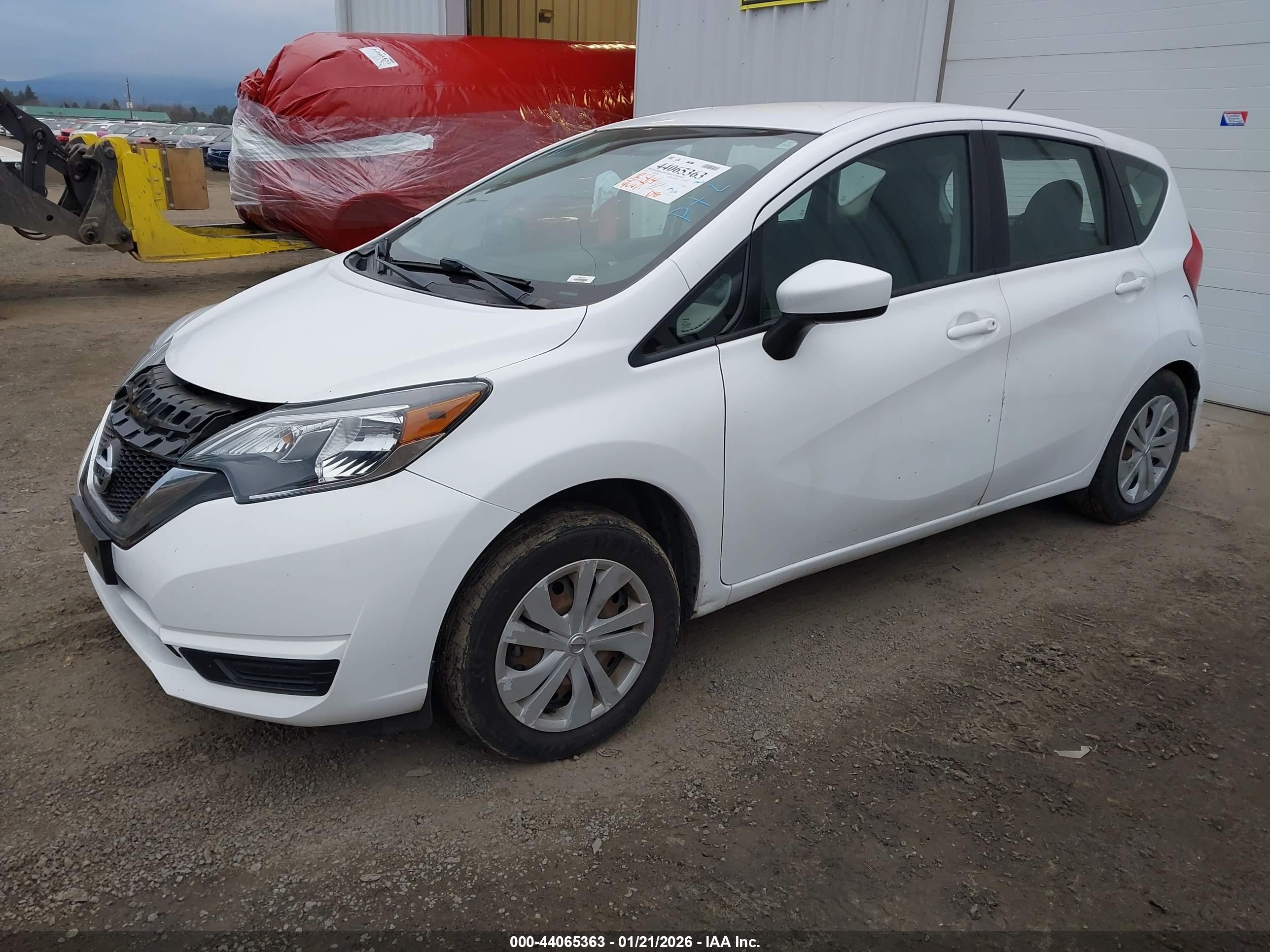 NISSAN VERSA image 2