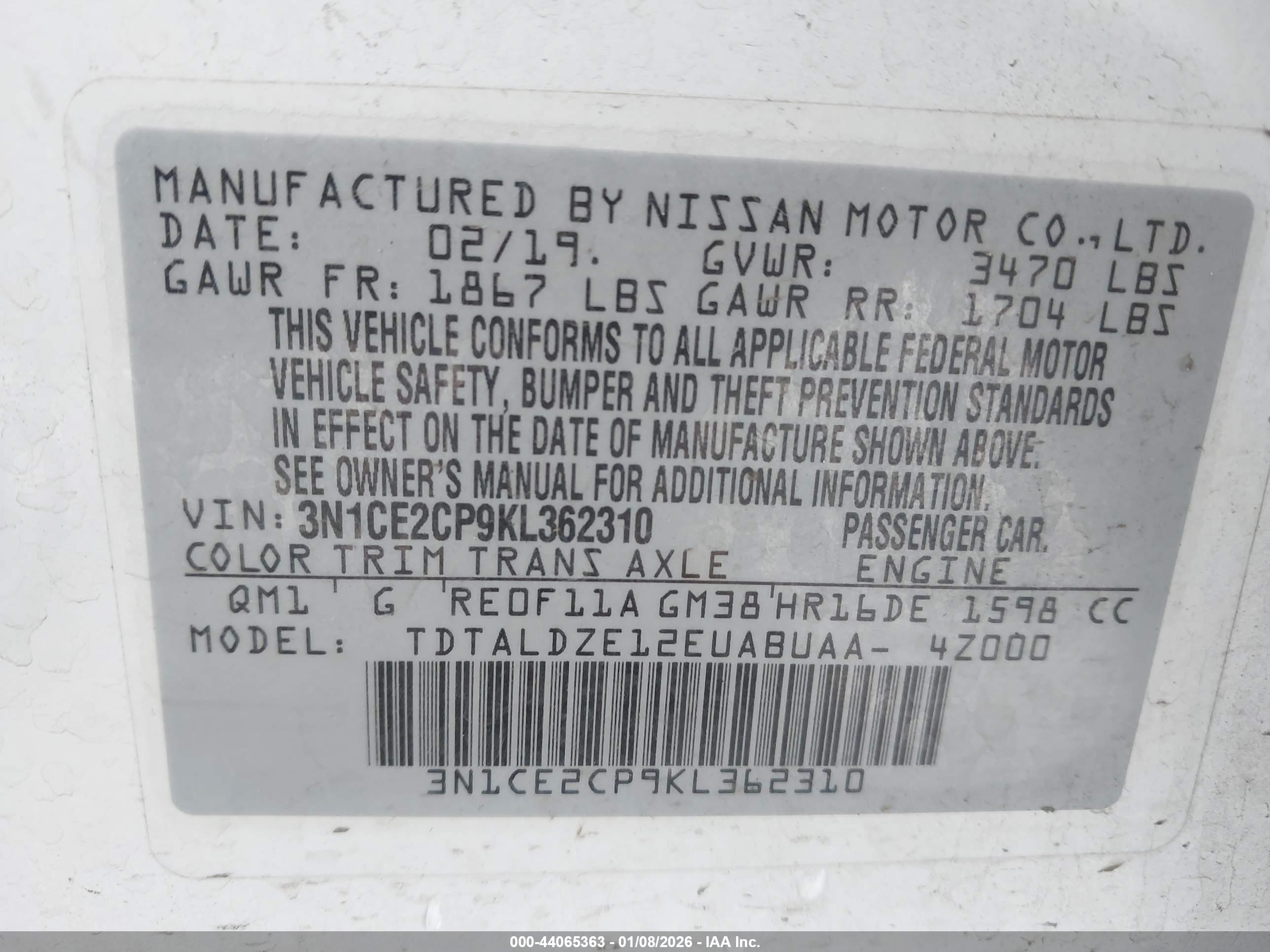 NISSAN VERSA image 9