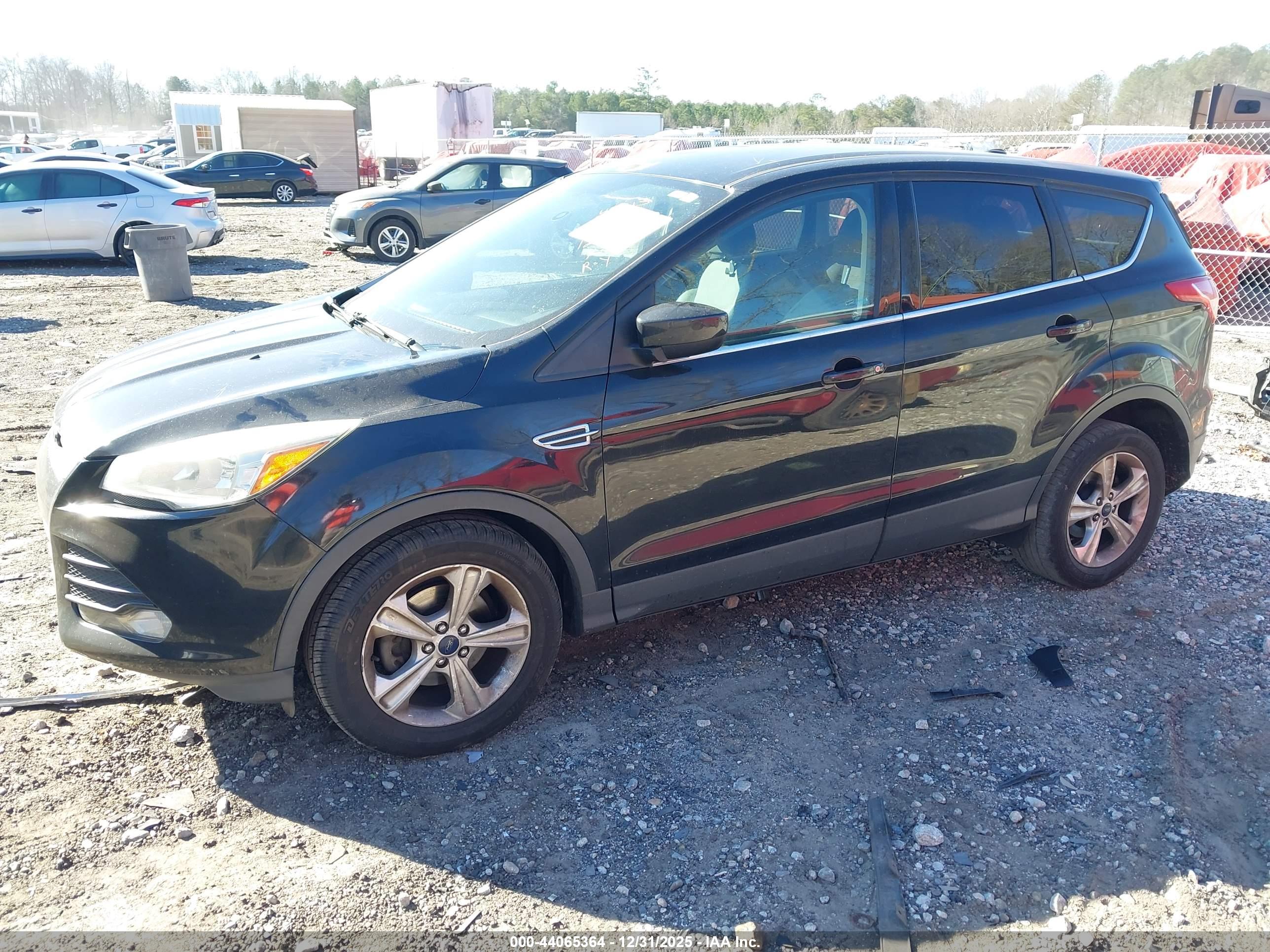 FORD ESCAPE image 2
