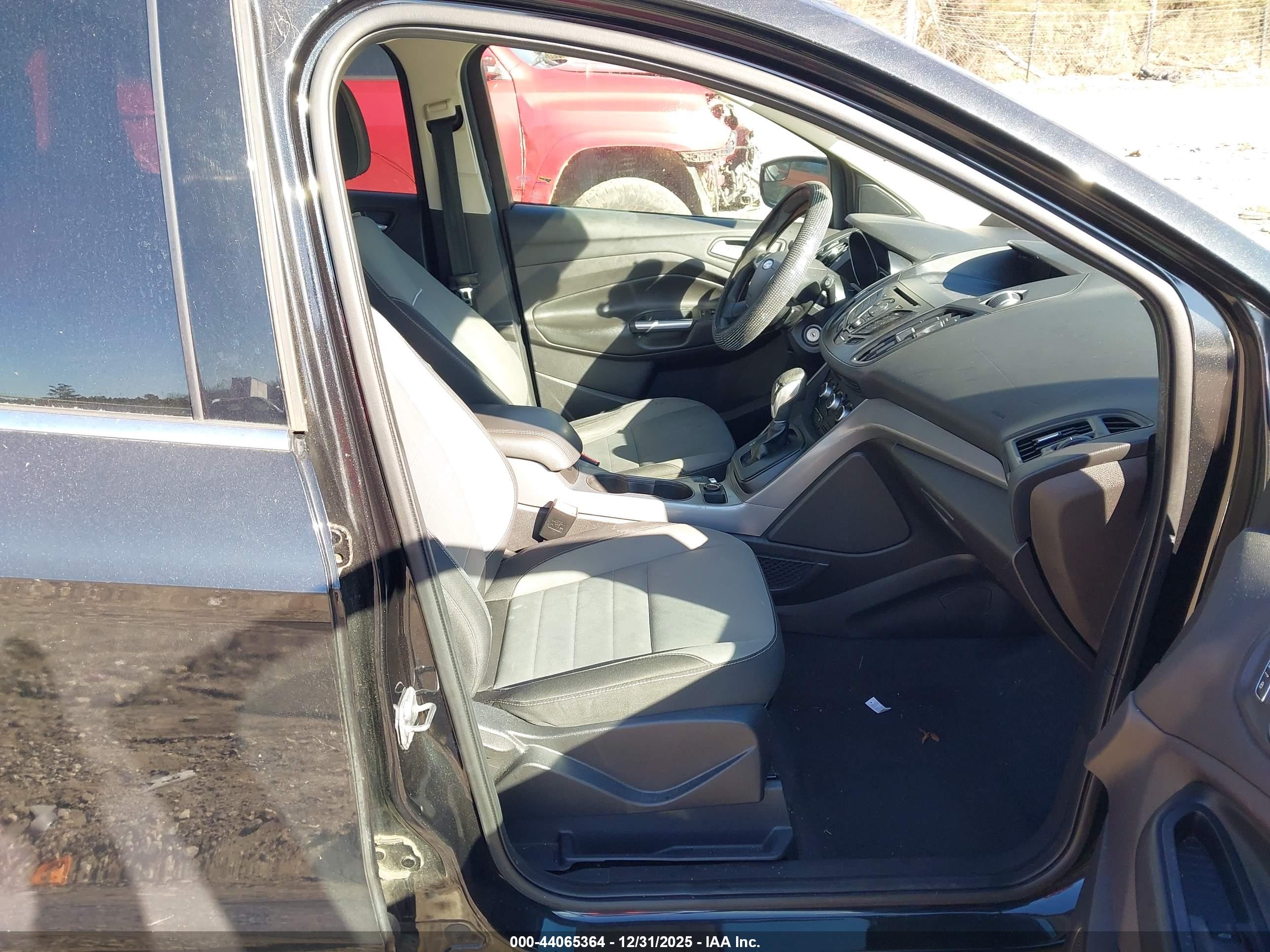 FORD ESCAPE image 5