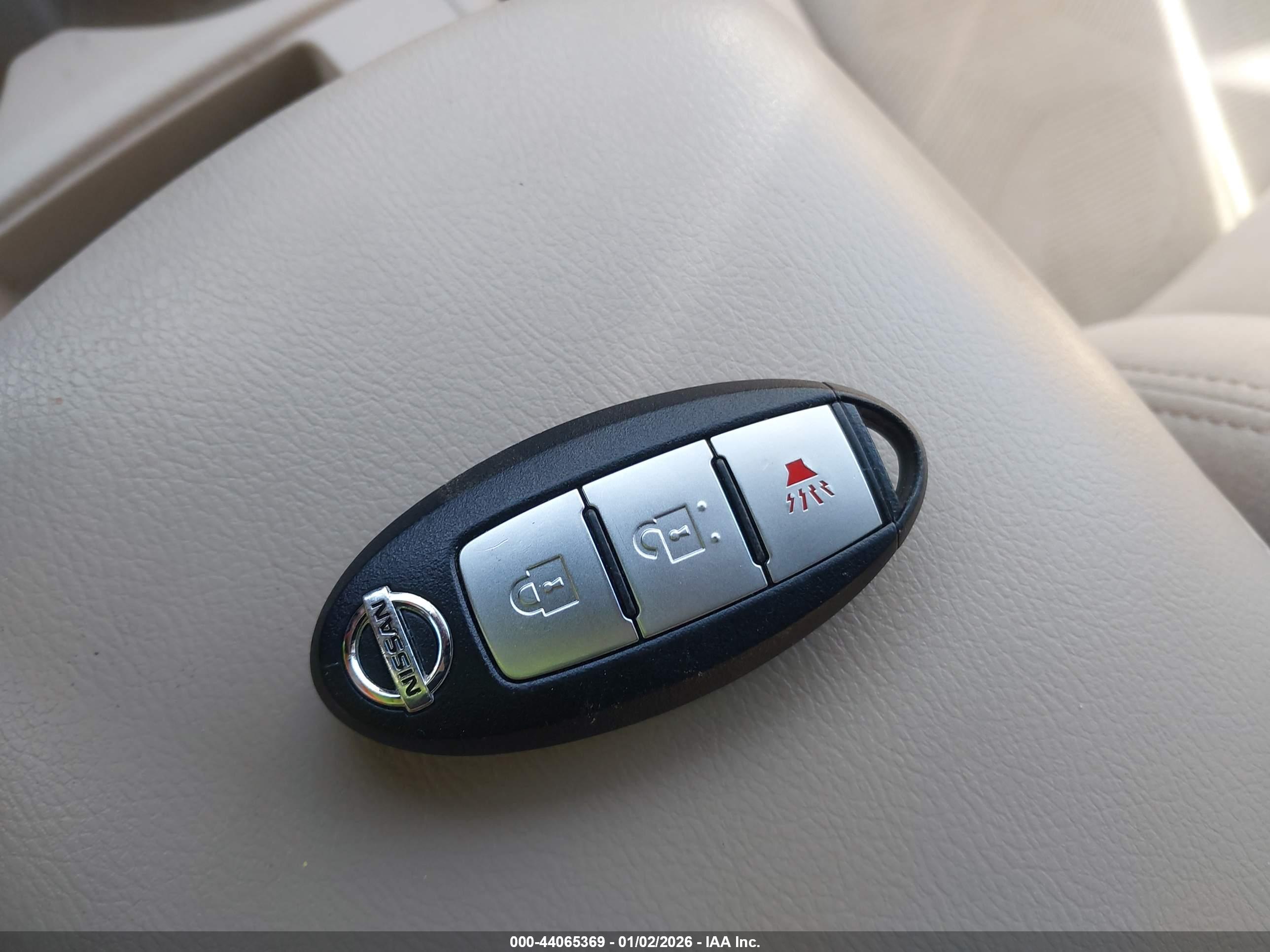 NISSAN ROGUE image 11