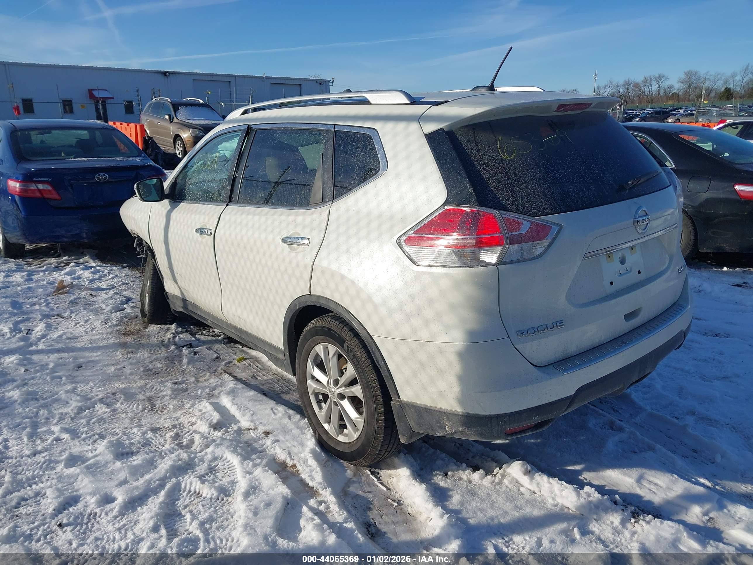 NISSAN ROGUE image 3