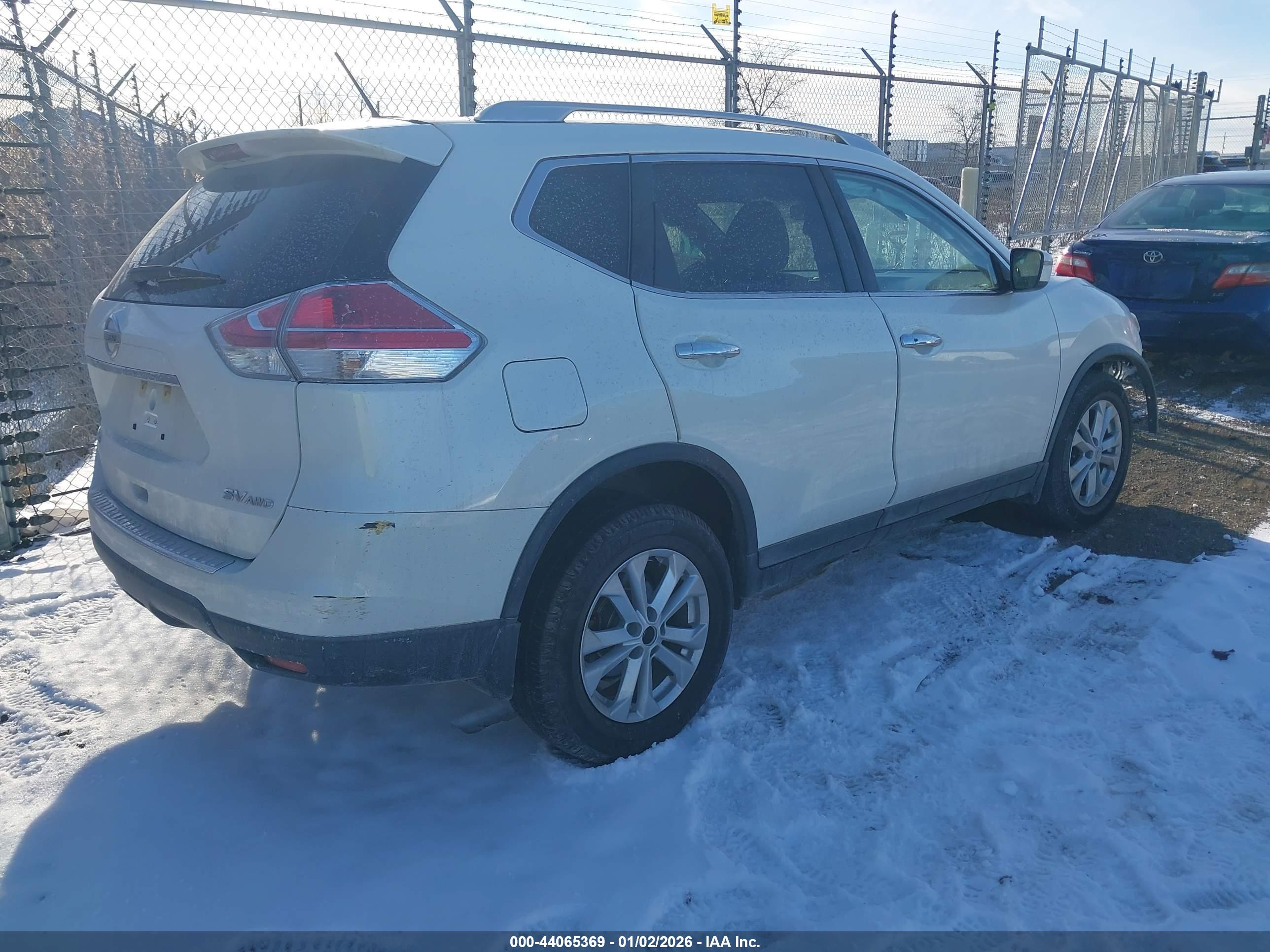 NISSAN ROGUE image 4