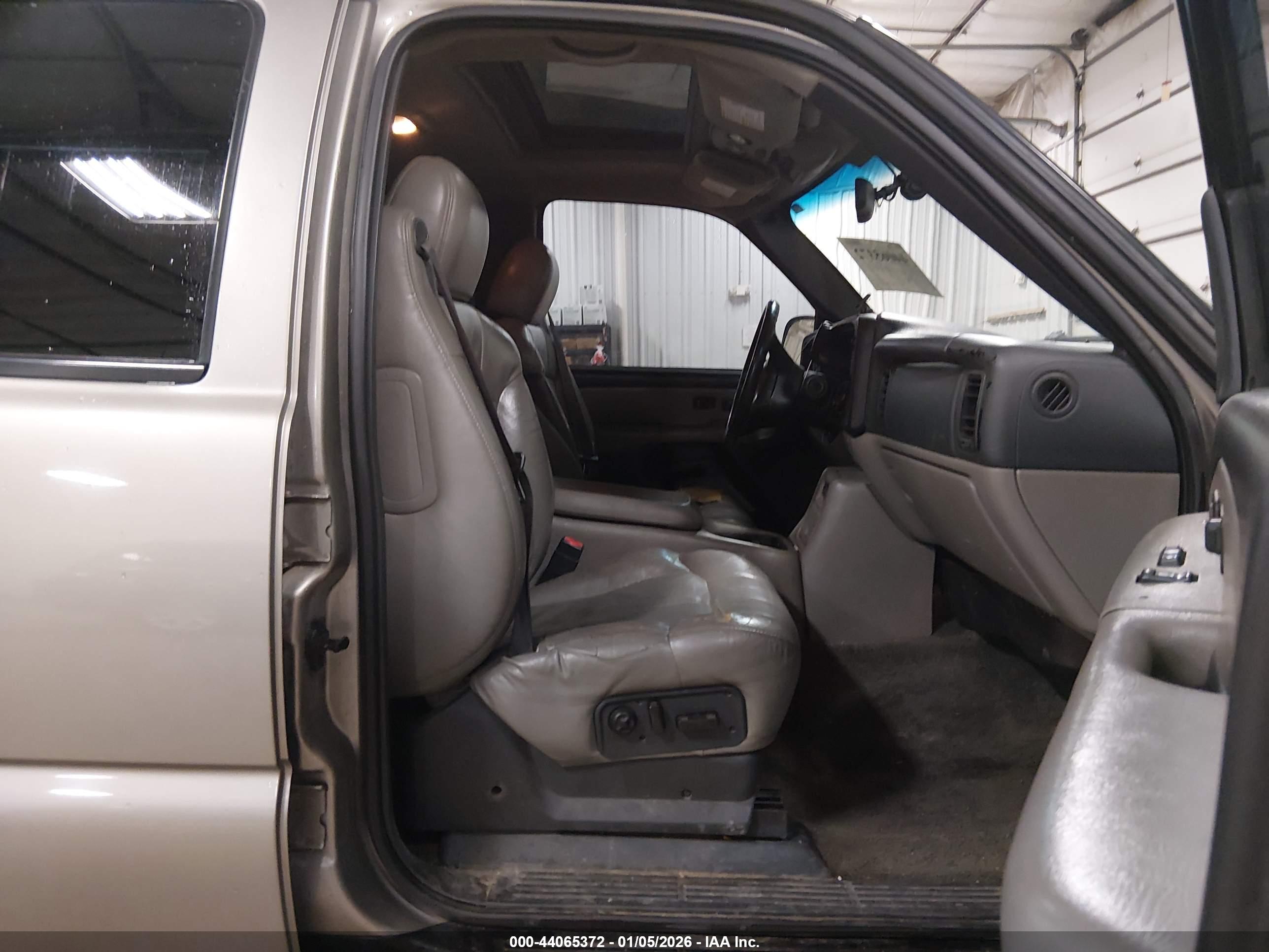 CHEVROLET TAHOE image 5