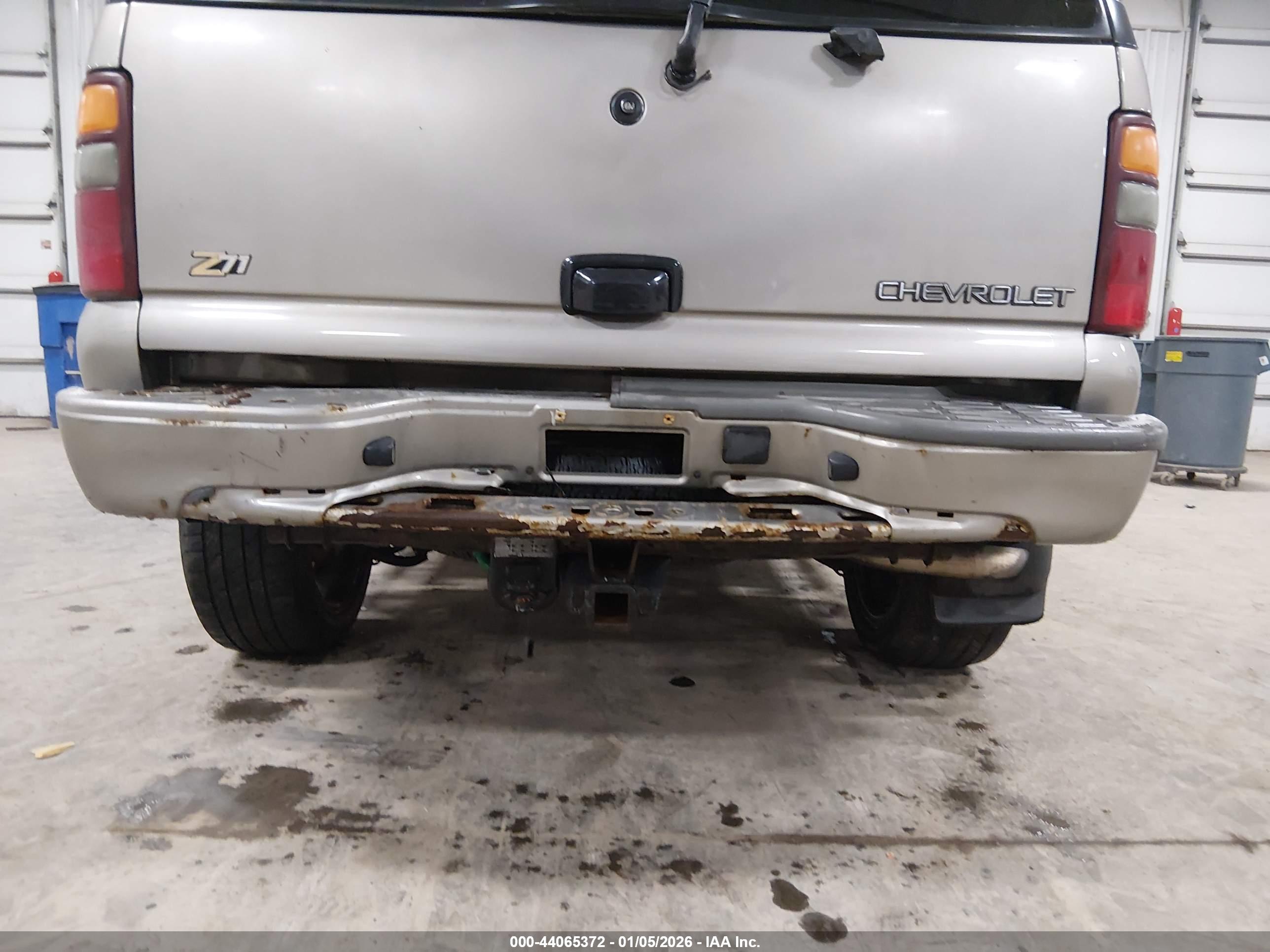CHEVROLET TAHOE image 6