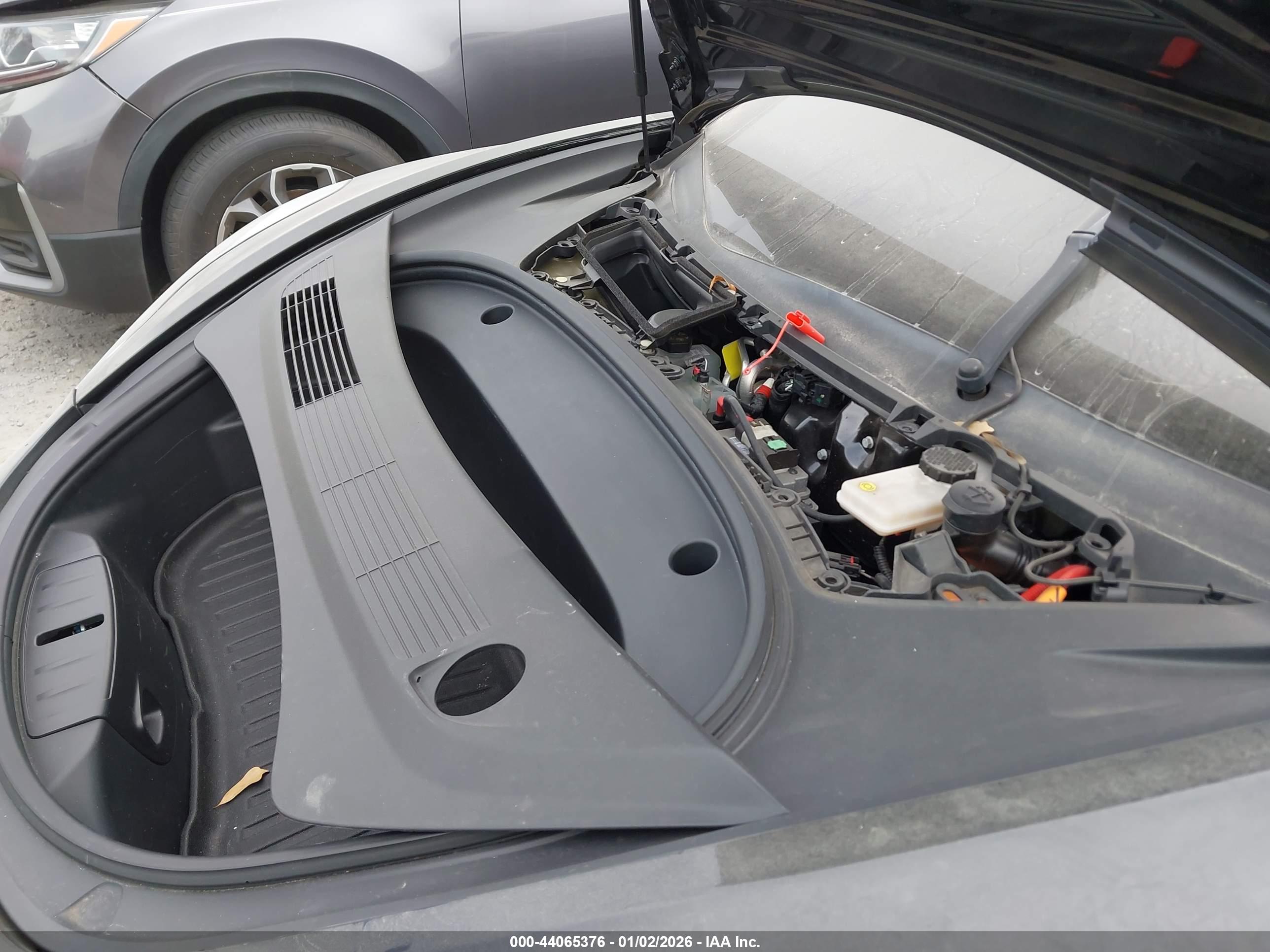 TESLA MODEL image 10