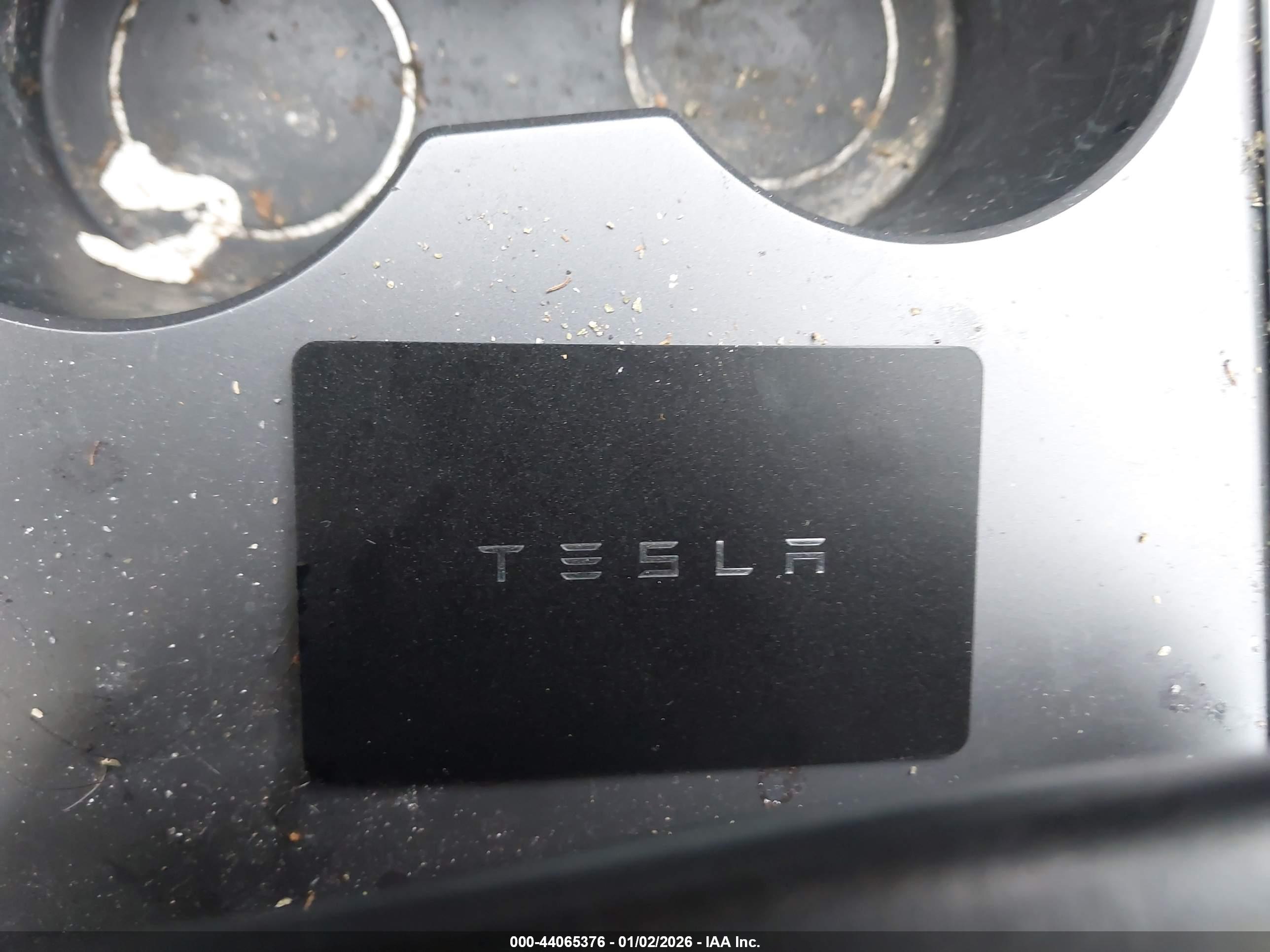 TESLA MODEL image 11