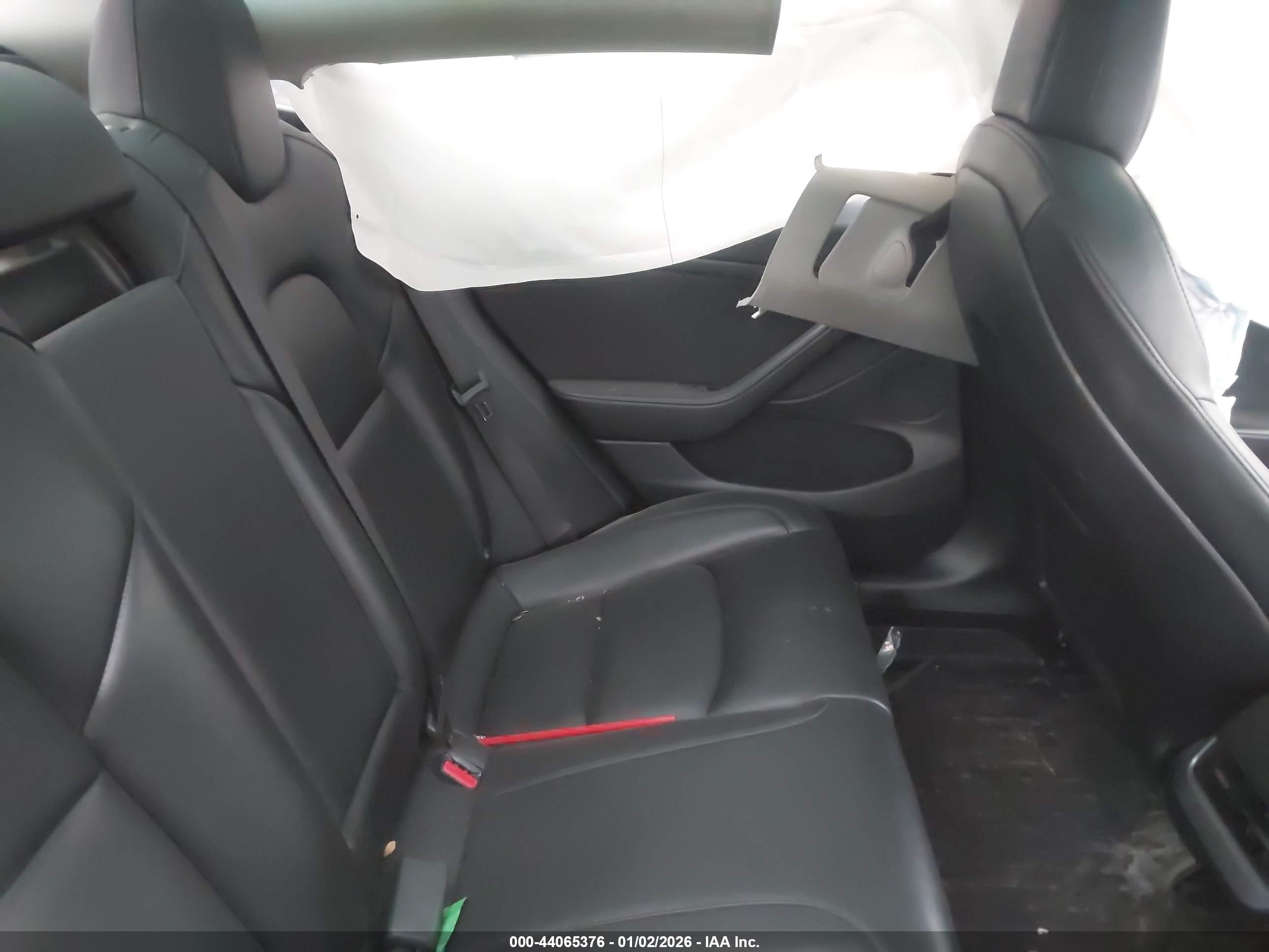 TESLA MODEL image 8