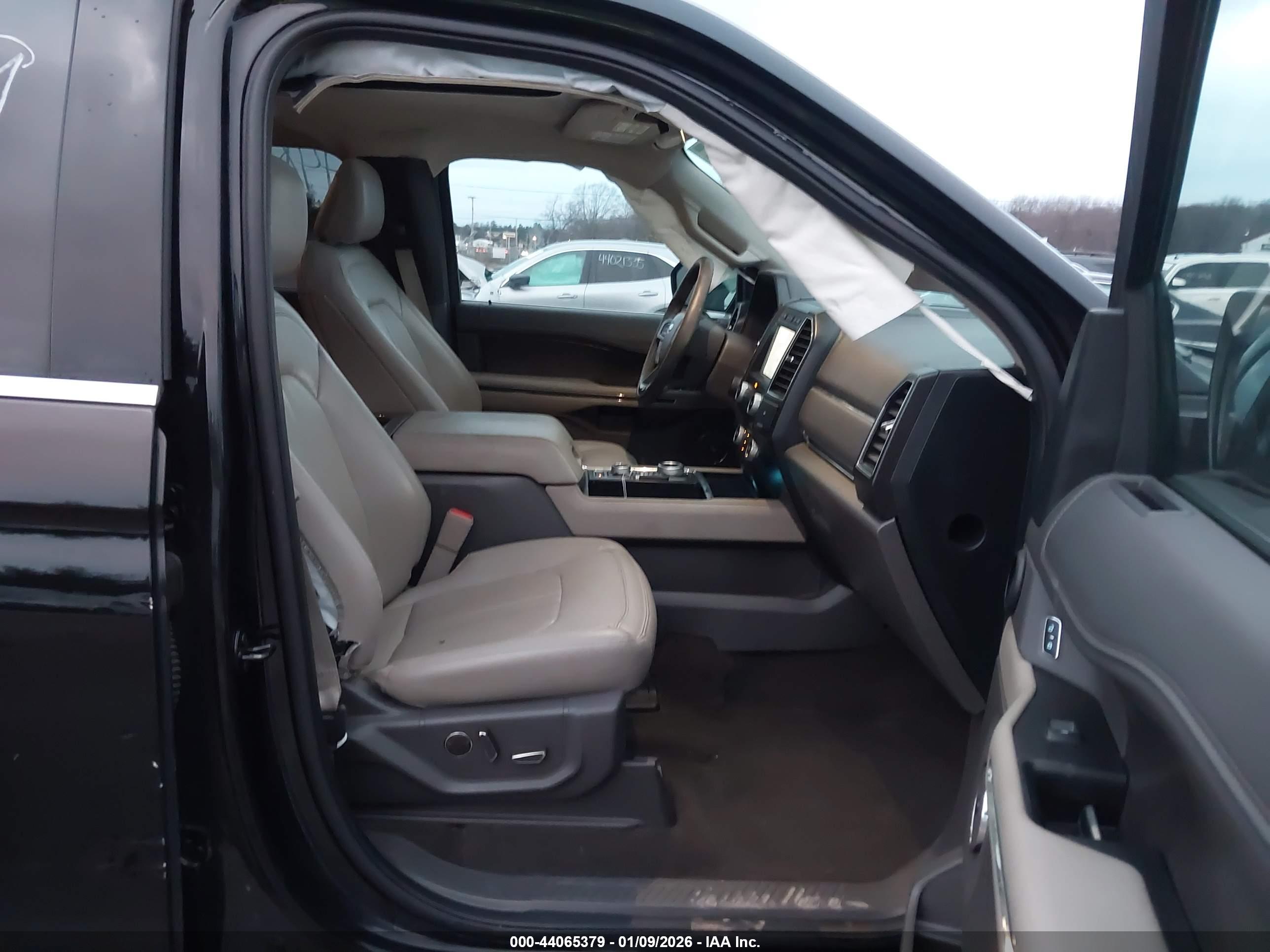 FORD EXPEDITION image 5