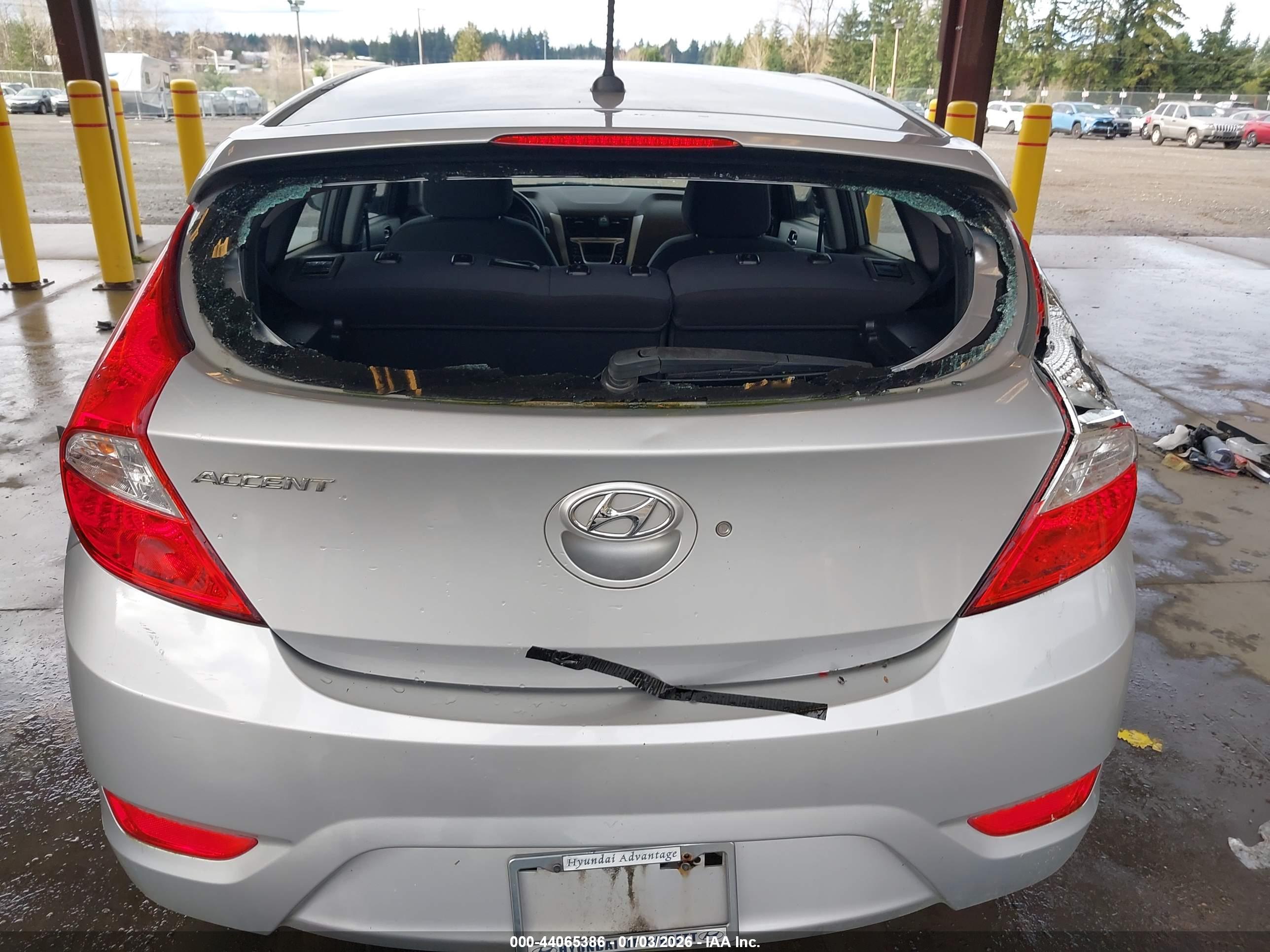 HYUNDAI ACCENT image 6