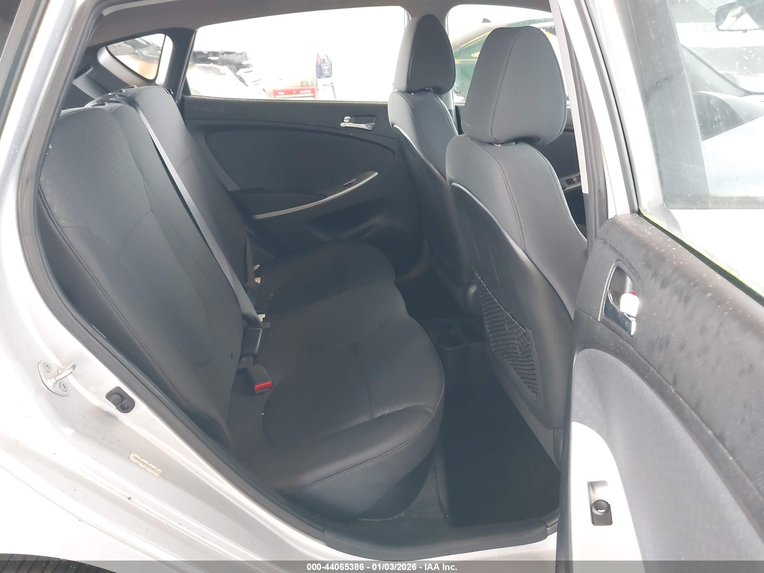 HYUNDAI ACCENT image 8