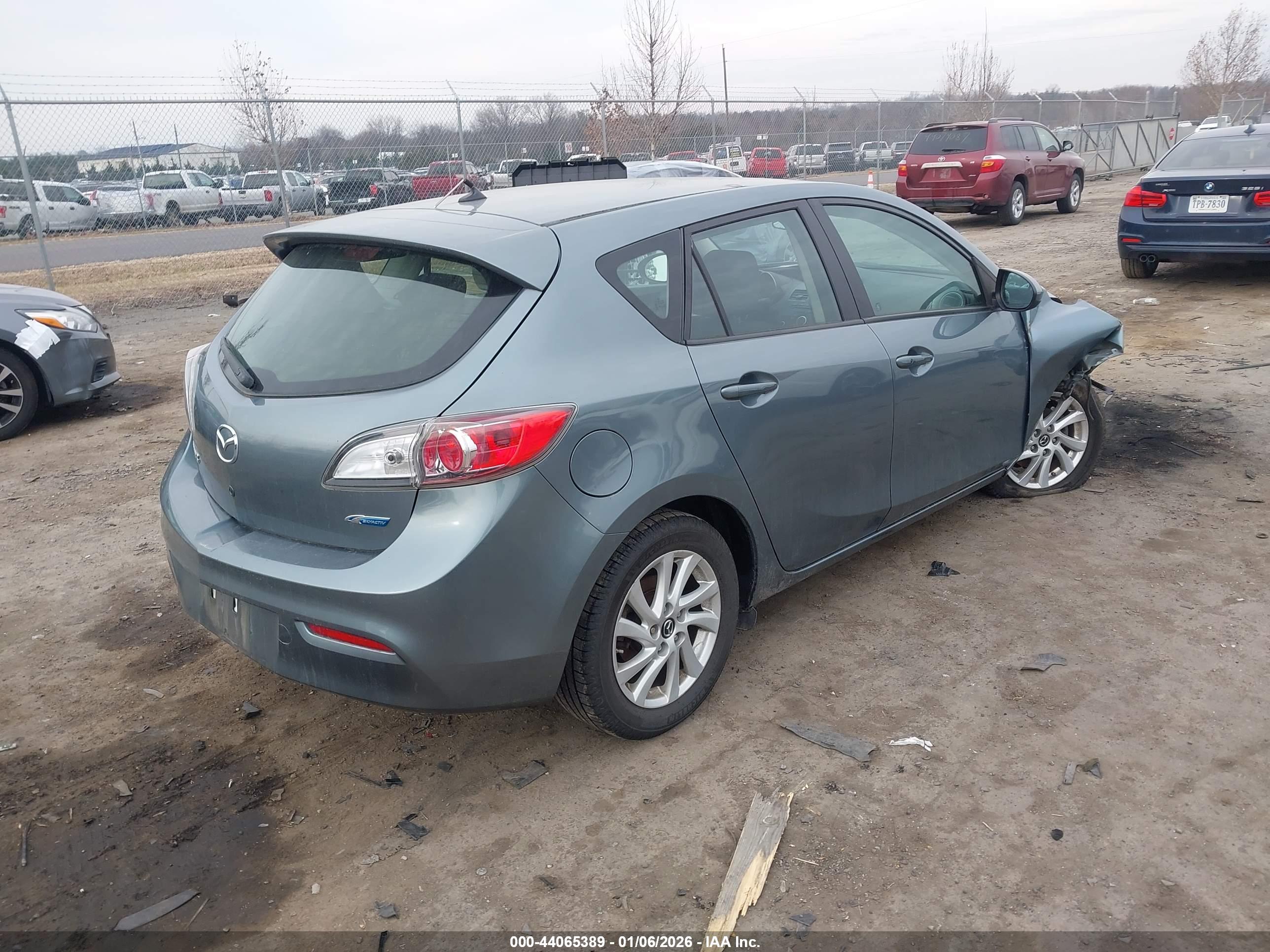MAZDA MAZDA3 image 4