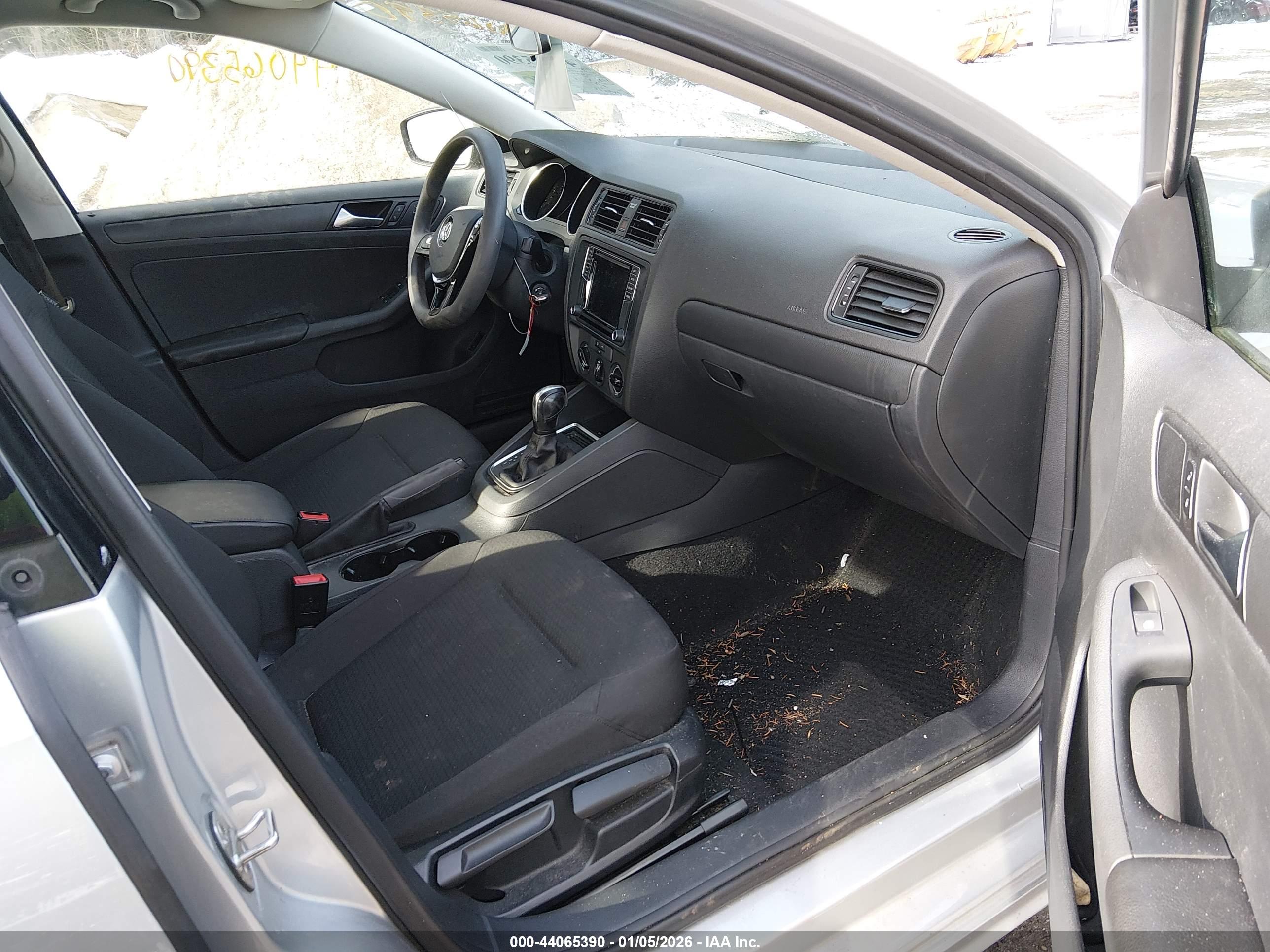 VOLKSWAGEN JETTA image 5