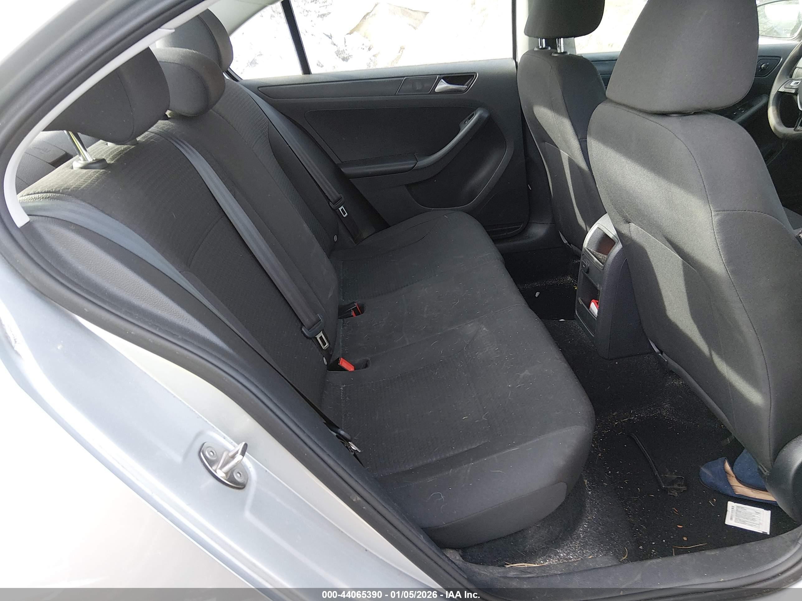 VOLKSWAGEN JETTA image 8