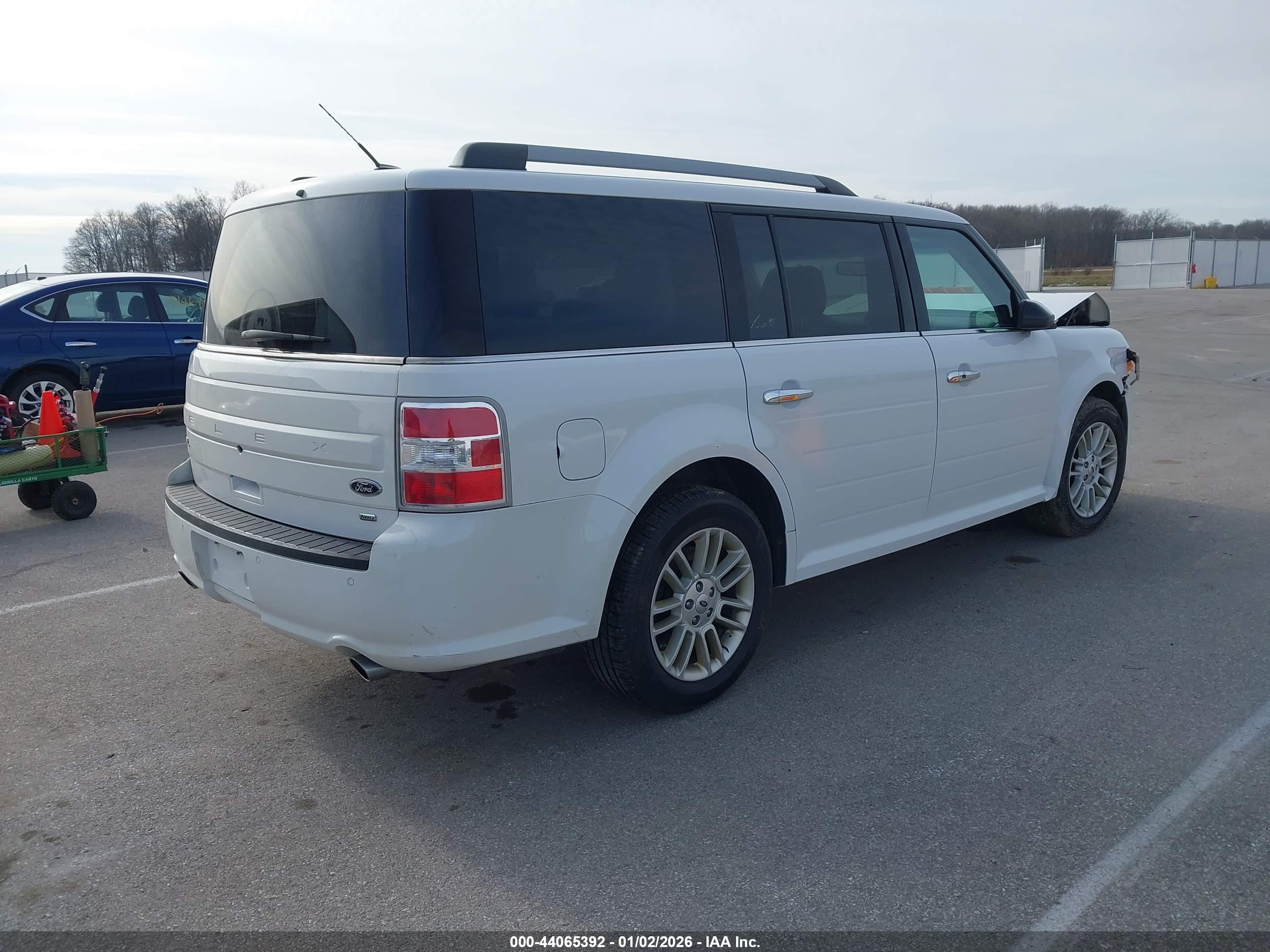 FORD FLEX image 4