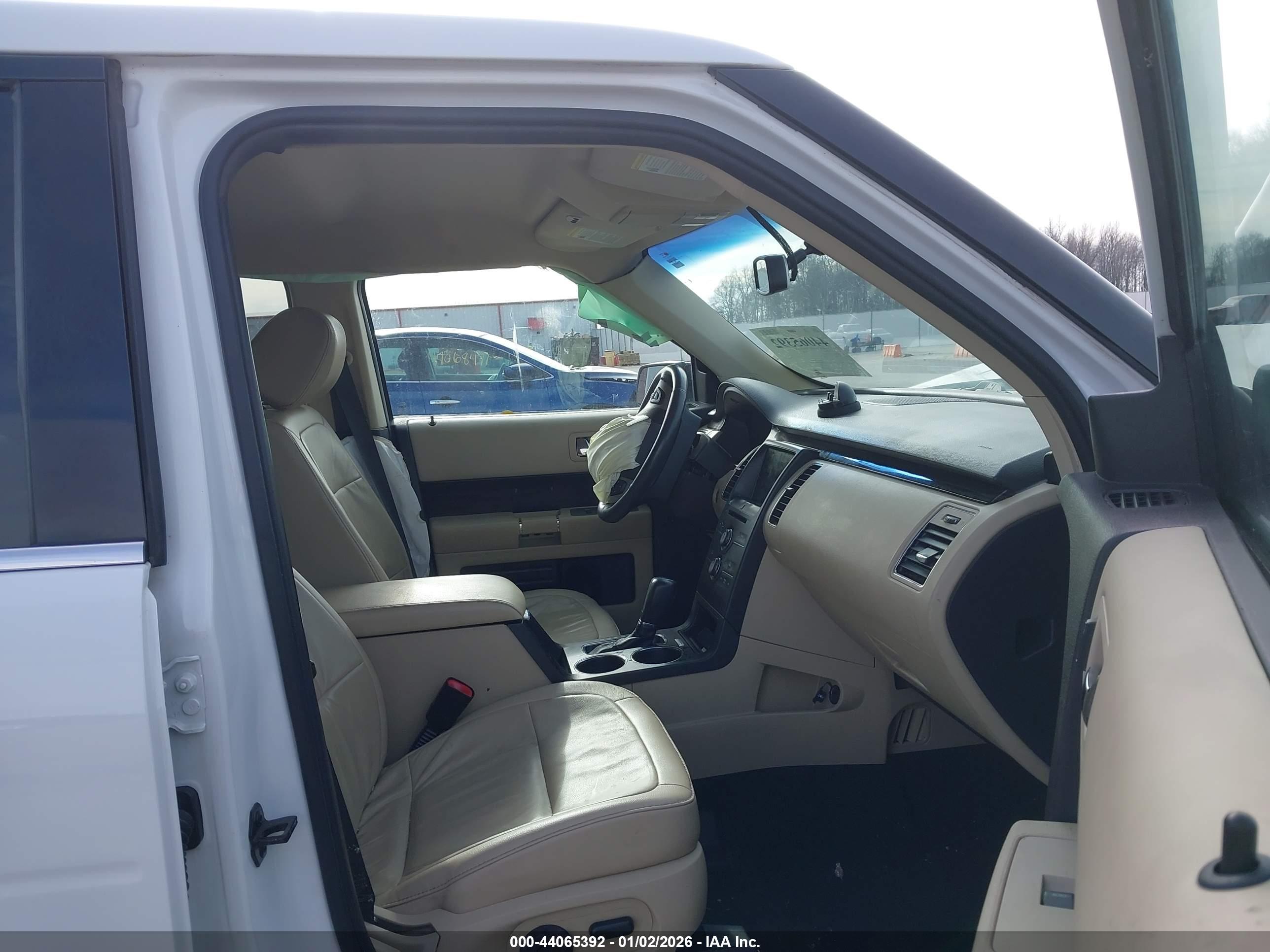 FORD FLEX image 5