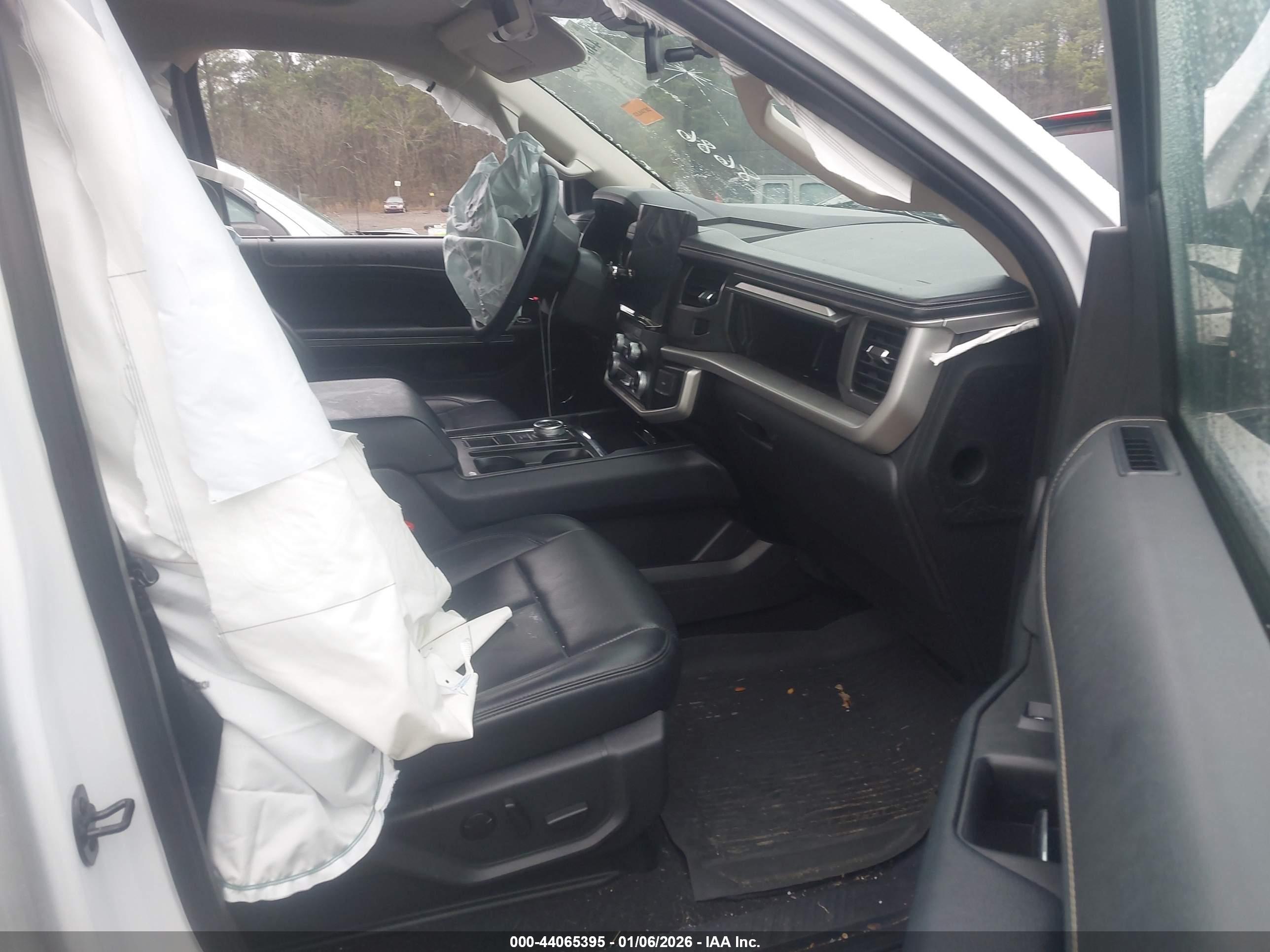 FORD EXPEDITION image 5