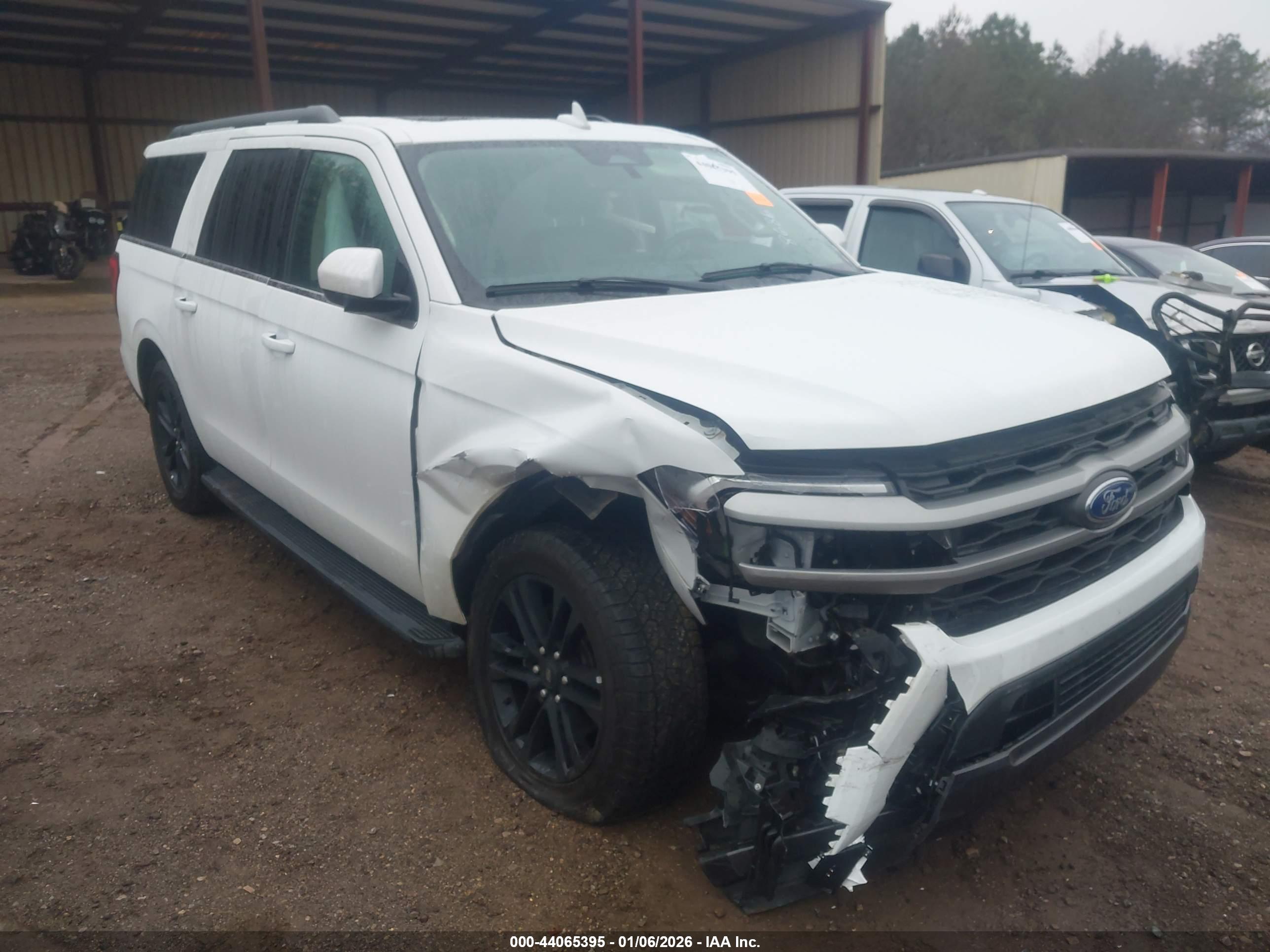 FORD EXPEDITION image 6