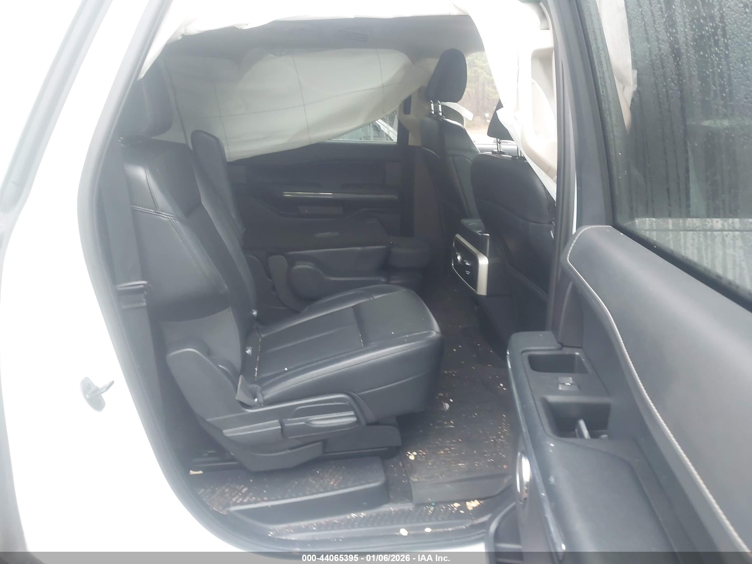 FORD EXPEDITION image 8